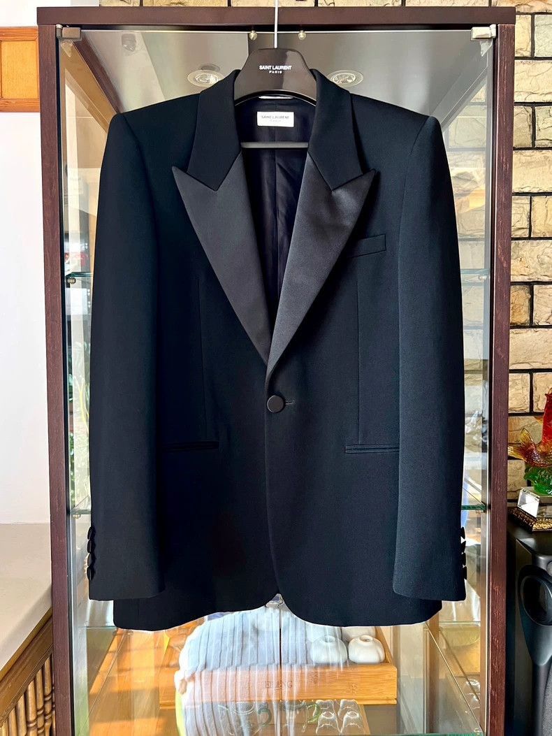 Saint Laurent Paris Gun collar shoulder pads smoking suit