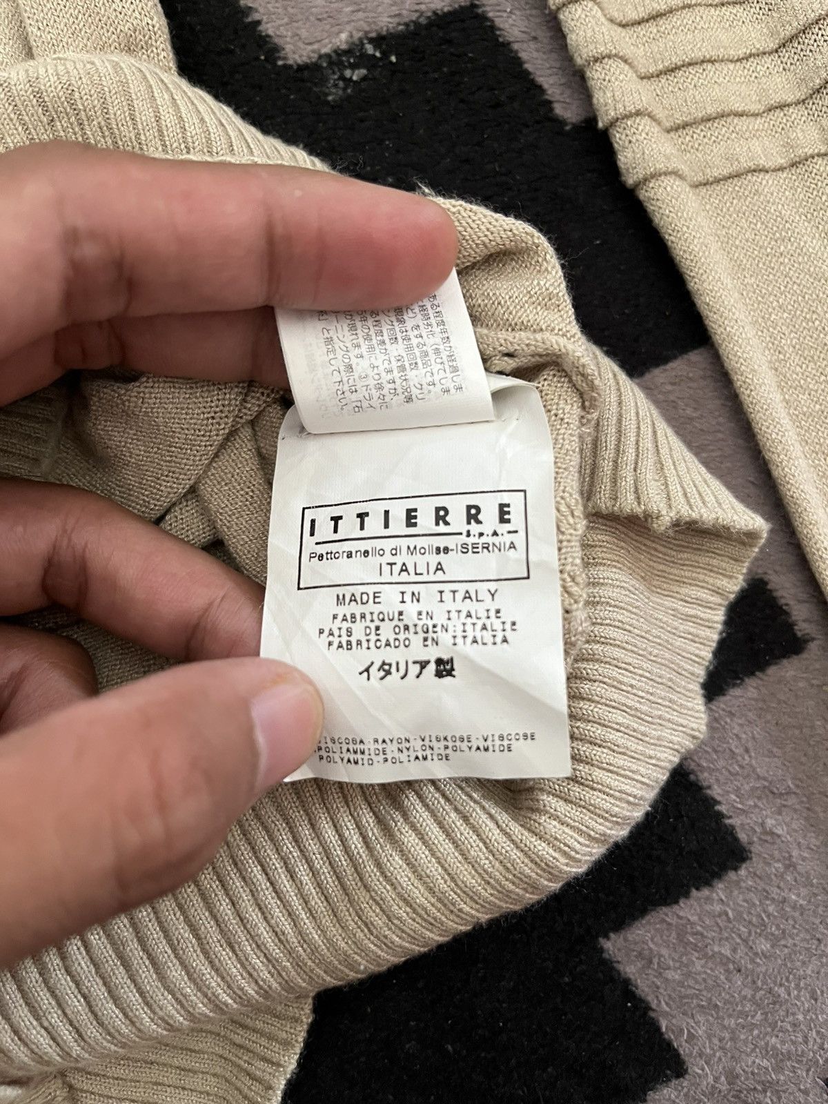 Versace Versace cardigan button knit Size XS / US 0-2 / IT 36-38 - 10 Thumbnail