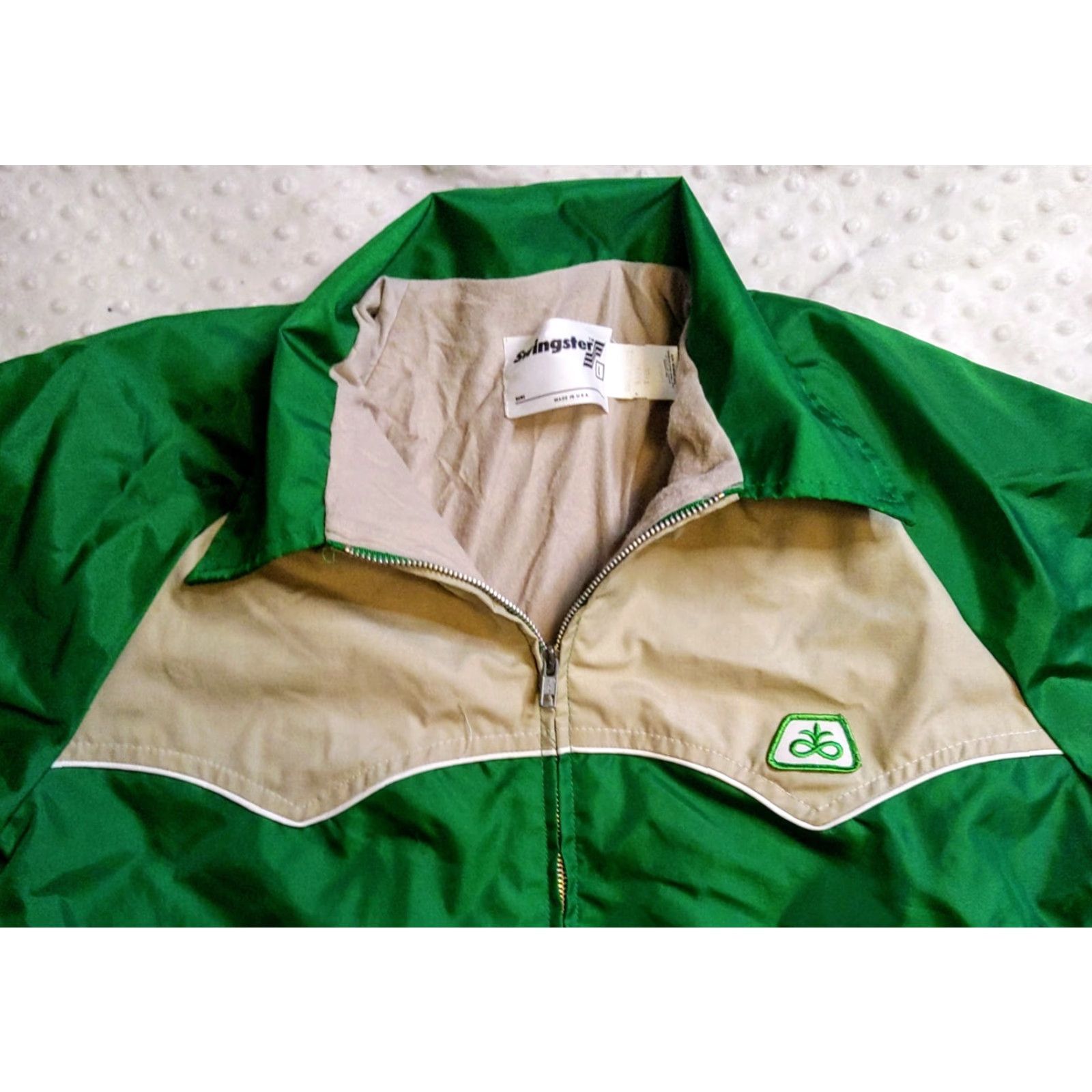 Vintage VINTAGE Swingster Jacket Green Tan Solid Windbreaker Mid-Length Zip Embroidered Logo 90s USA Mens L Regular Size US L / EU 52-54 / 3 - 4 Thumbnail
