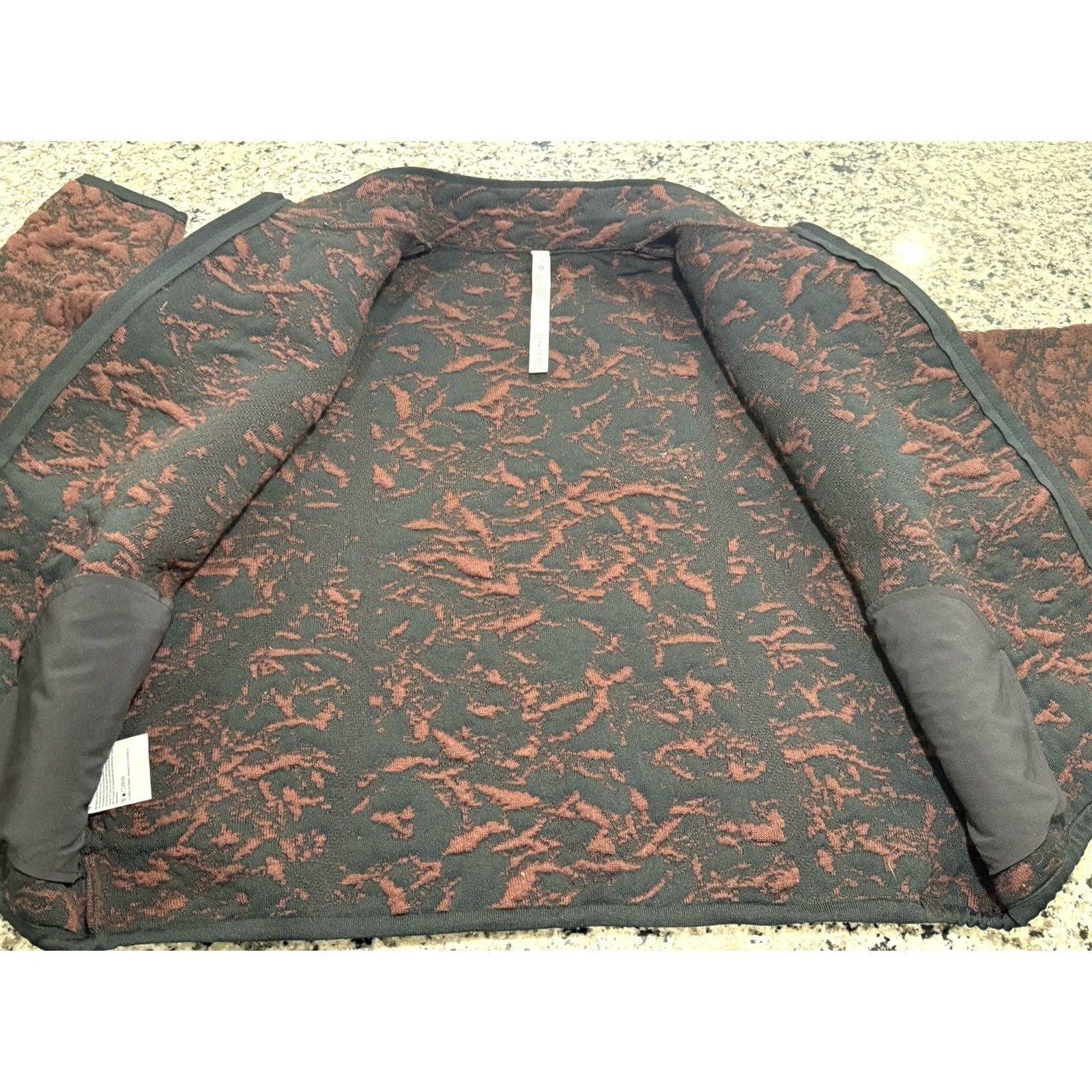 Lululemon VINTAGE Lululemon Women’s Jacquard Multi Texture Sweater Jacket Black Red Boxy Sz 12 Size XL / US 12-14 / IT 48-50 - 6 Thumbnail