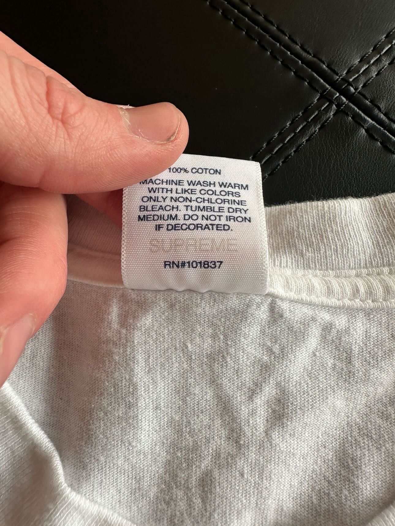 Supreme Supreme D’Hiver t shirt white Size US L / EU 52-54 / 3 - 3 Thumbnail