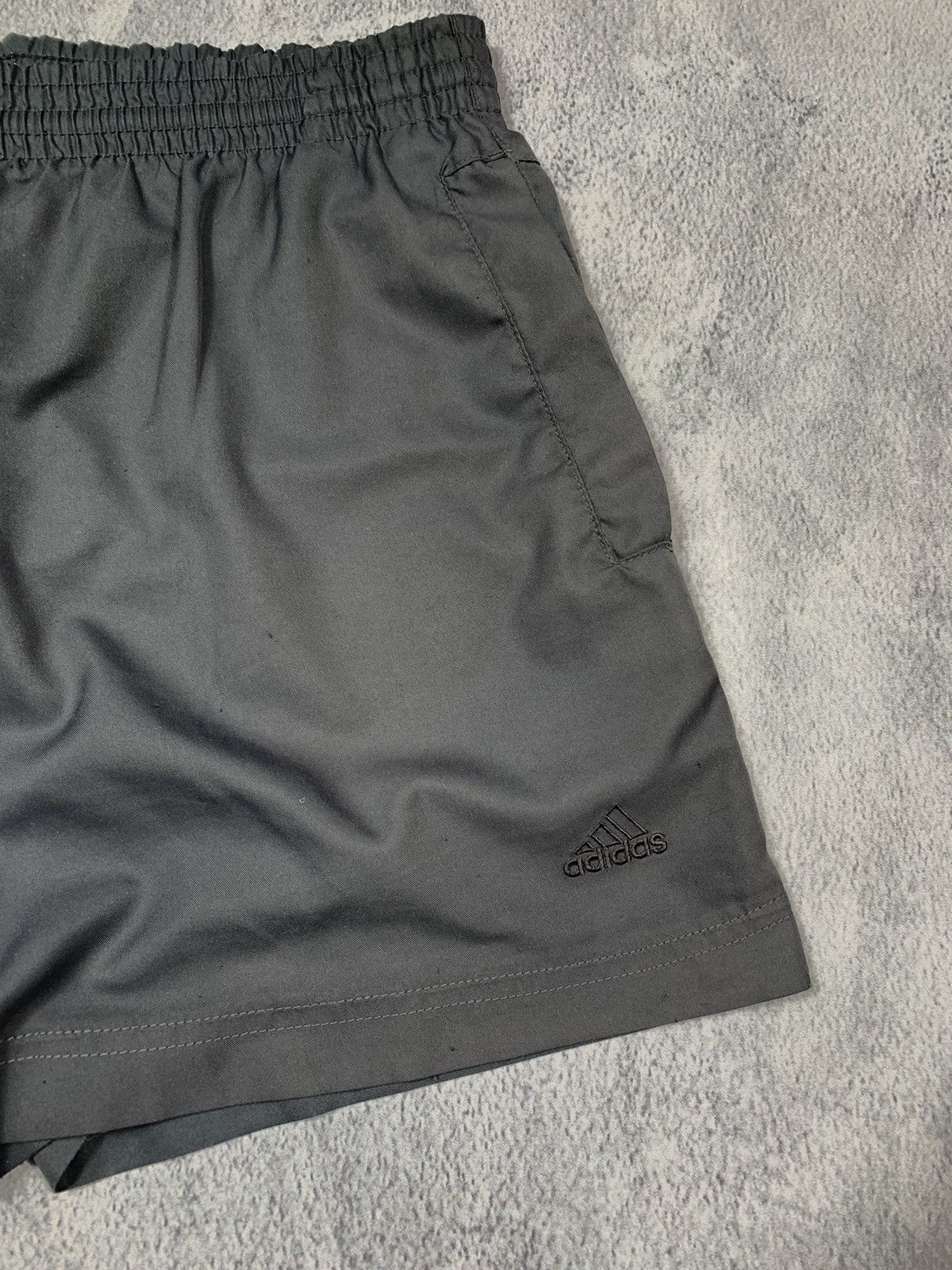 Adidas × Vintage Vintage Adidas shorts streetwear Y2K casual style size S Size US 30 / EU 46 - 4 Thumbnail