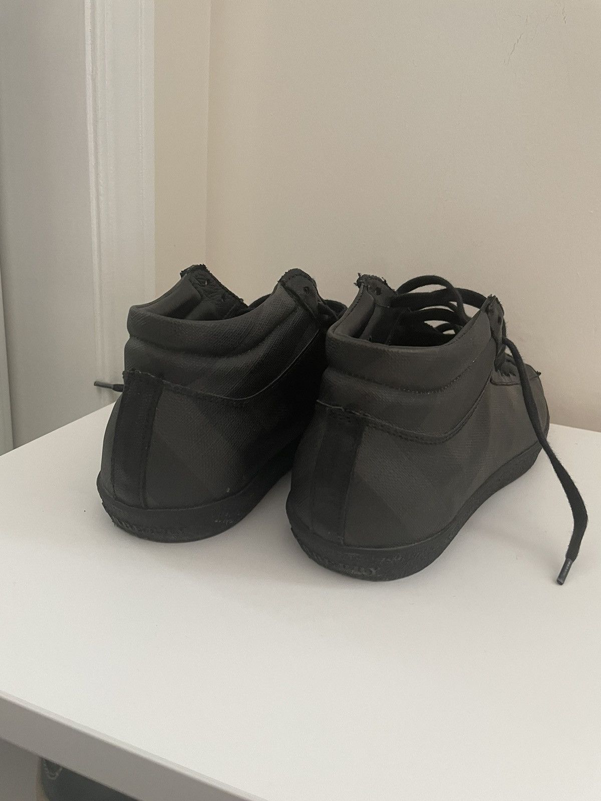 Burberry Black Midtop Burberry Shoes, Women's Size US 6 / EU 39 - 6 Thumbnail