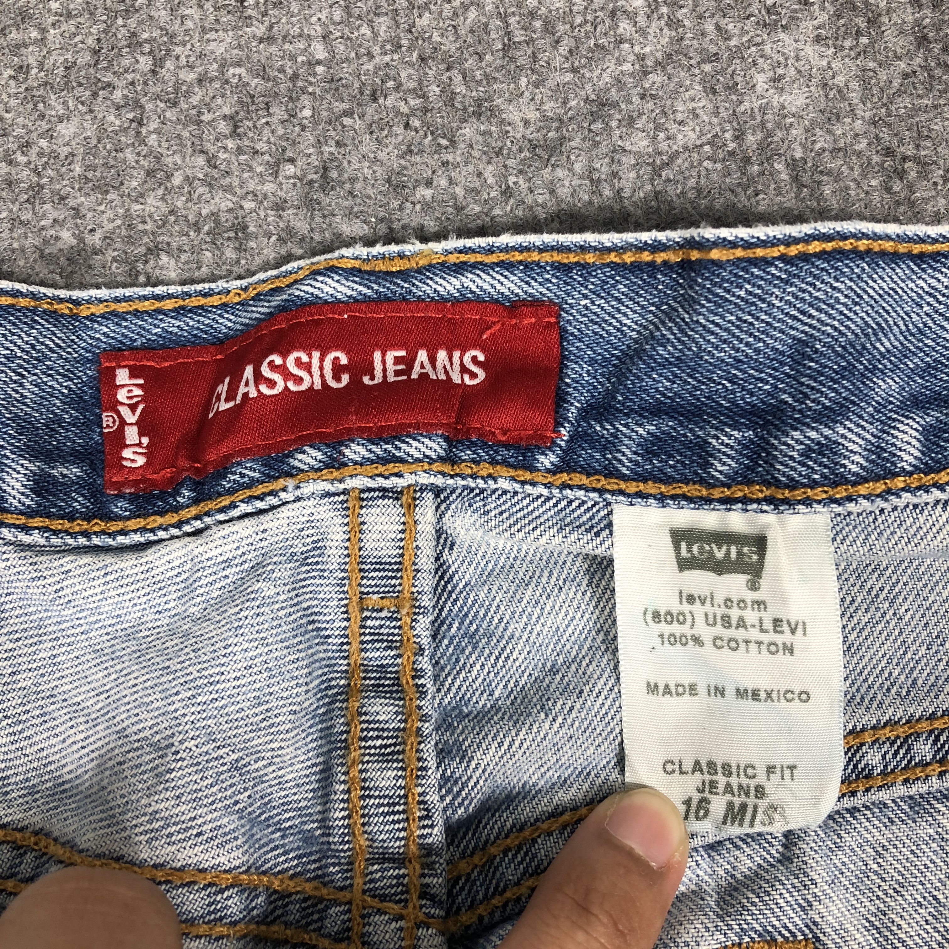 Levi's × Vintage Womens Vintage Levis Jeans Short Pants Classic Fit L885W Size 35" - 6 Thumbnail