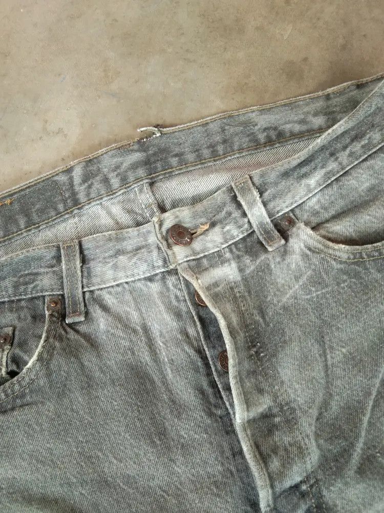 Levi's 90s Vintage Levi's 501 Made In USA Distressed Jeans 34x32 Size US 34 / EU 50 - 10 Thumbnail