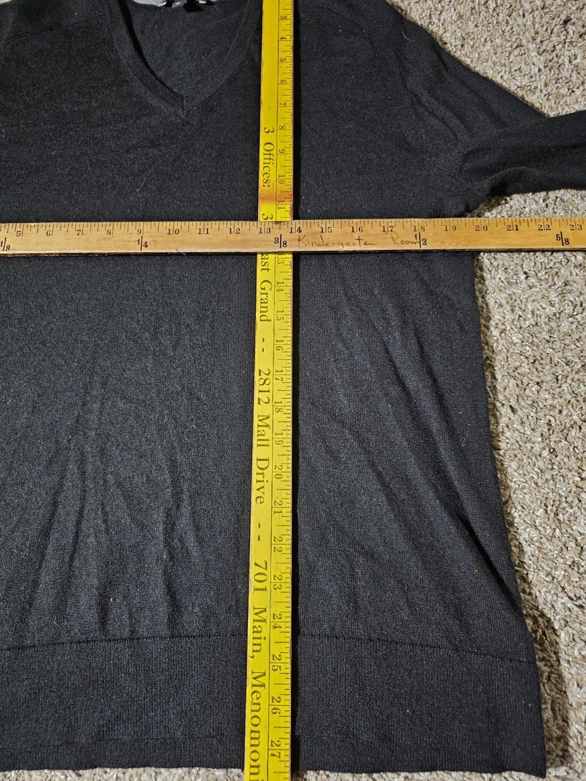 Express Express Men's Vneck Sweater Size L Merino Wool Blend Black Size US L / EU 52-54 / 3 - 4 Thumbnail
