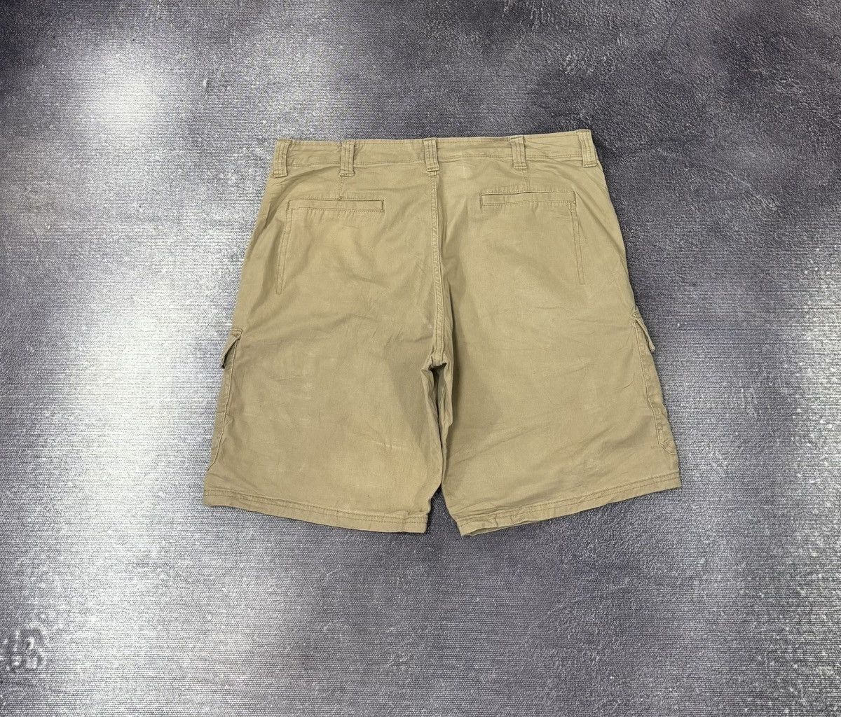Vintage Vintage Wrangler Y2K Utility Hype Beige Cargo Shorts Size US 36 / EU 52 - 2 Thumbnail