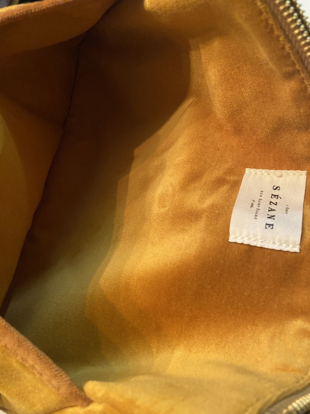 Sezane Sézane Paris crush velvet logo clutch pouch Ochre VGC Size ONE SIZE - 9 Thumbnail