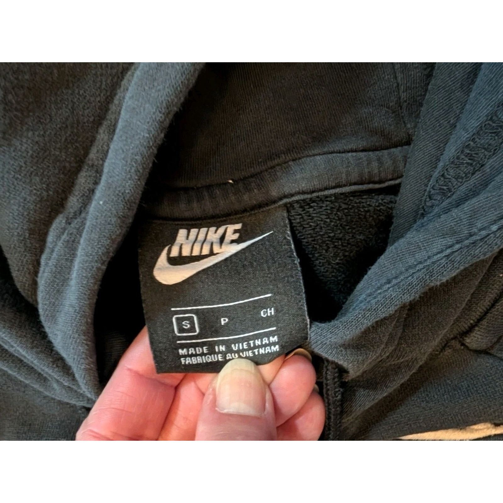 Nike Nike Cropped Hoodie Sweatshirt Women's Small Black Midriff Size S / US 4 / IT 40 - 2 Thumbnail