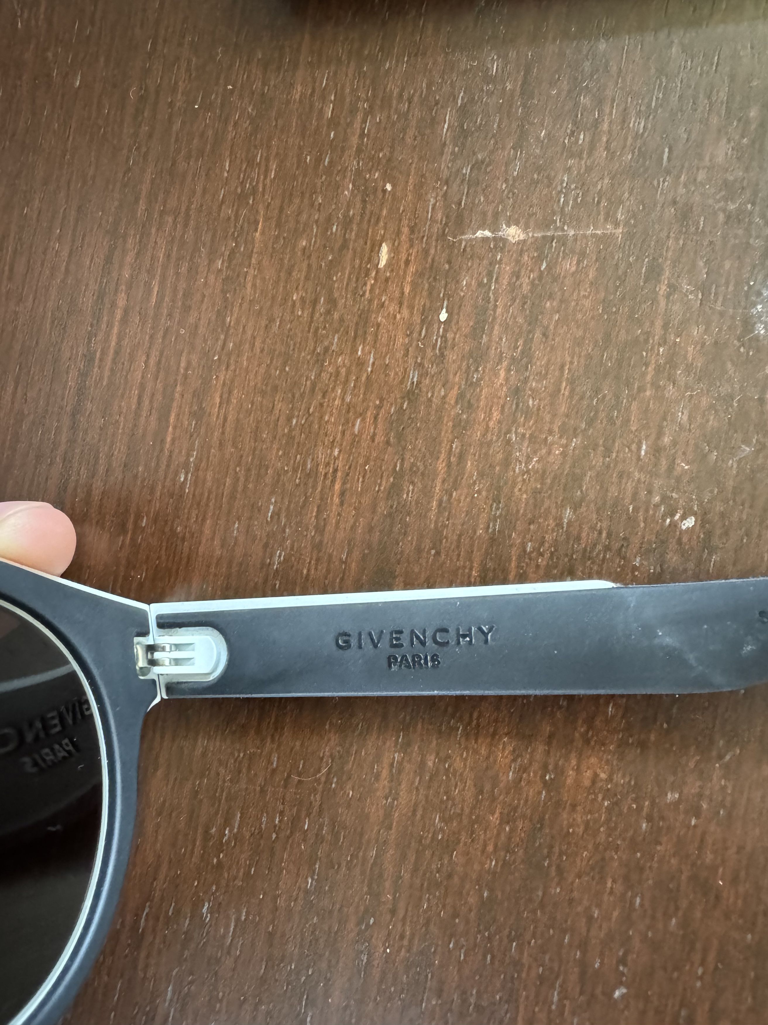 Givenchy Givenchy Black & Green Round Sunglasses Size ONE SIZE - 4 Thumbnail