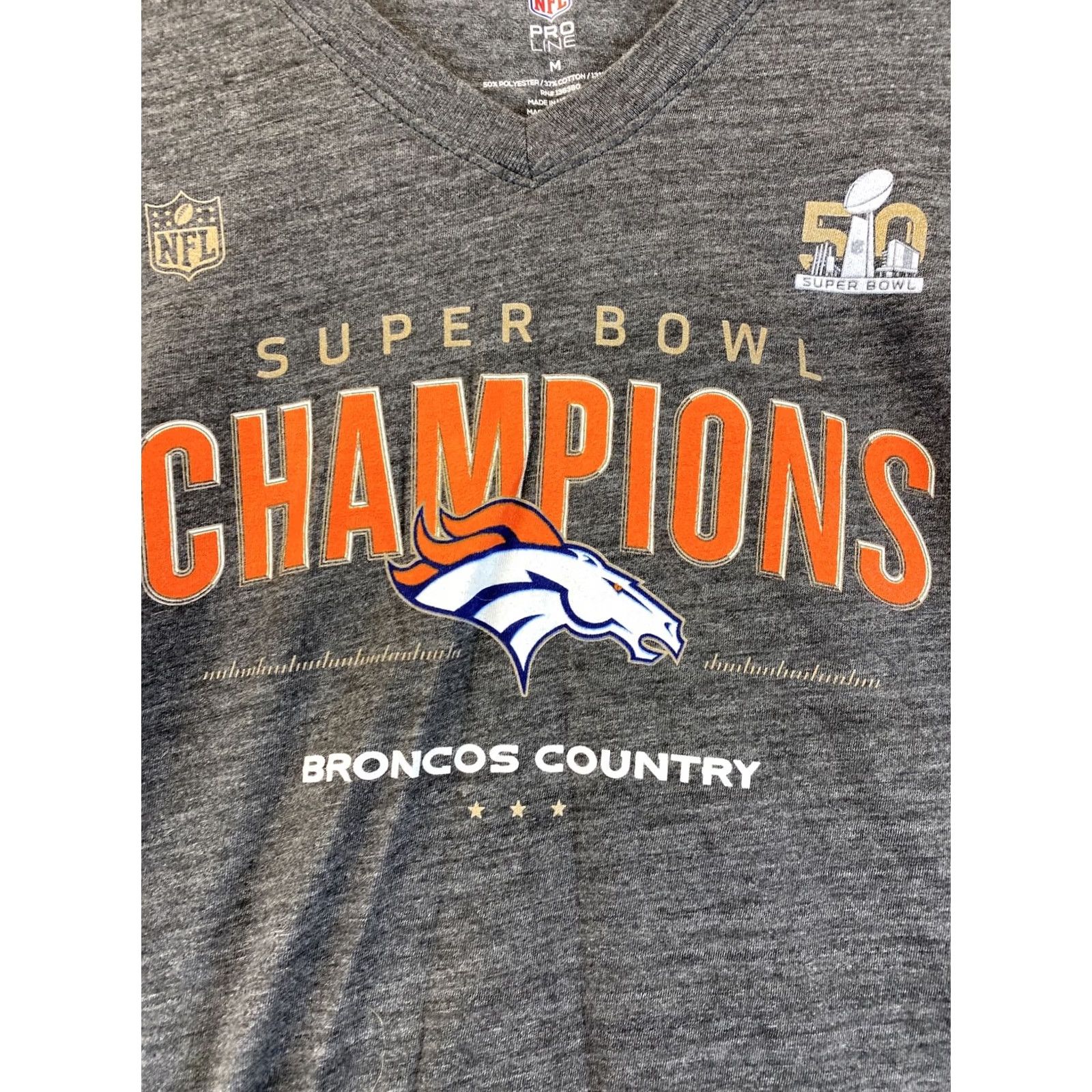 NFL NFL Denver Broncos T-Shirt Women’s Medium V-Neck Short Sleeve Graphic Gray/ 35-5 Size M / US 6-8 / IT 42-44 - 2 Thumbnail