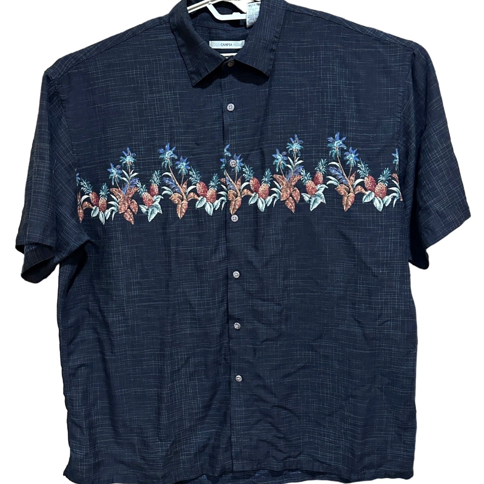 Vintage MODA CAMPIA Hawaiian Shirt XXL Black Pineapple Print Tropical Vacation Resort Shirt Men 2XL Short Sleeve Button-Up Pineapples Casual Travel Size US XXL / EU 58 / 5 - 2 Thumbnail