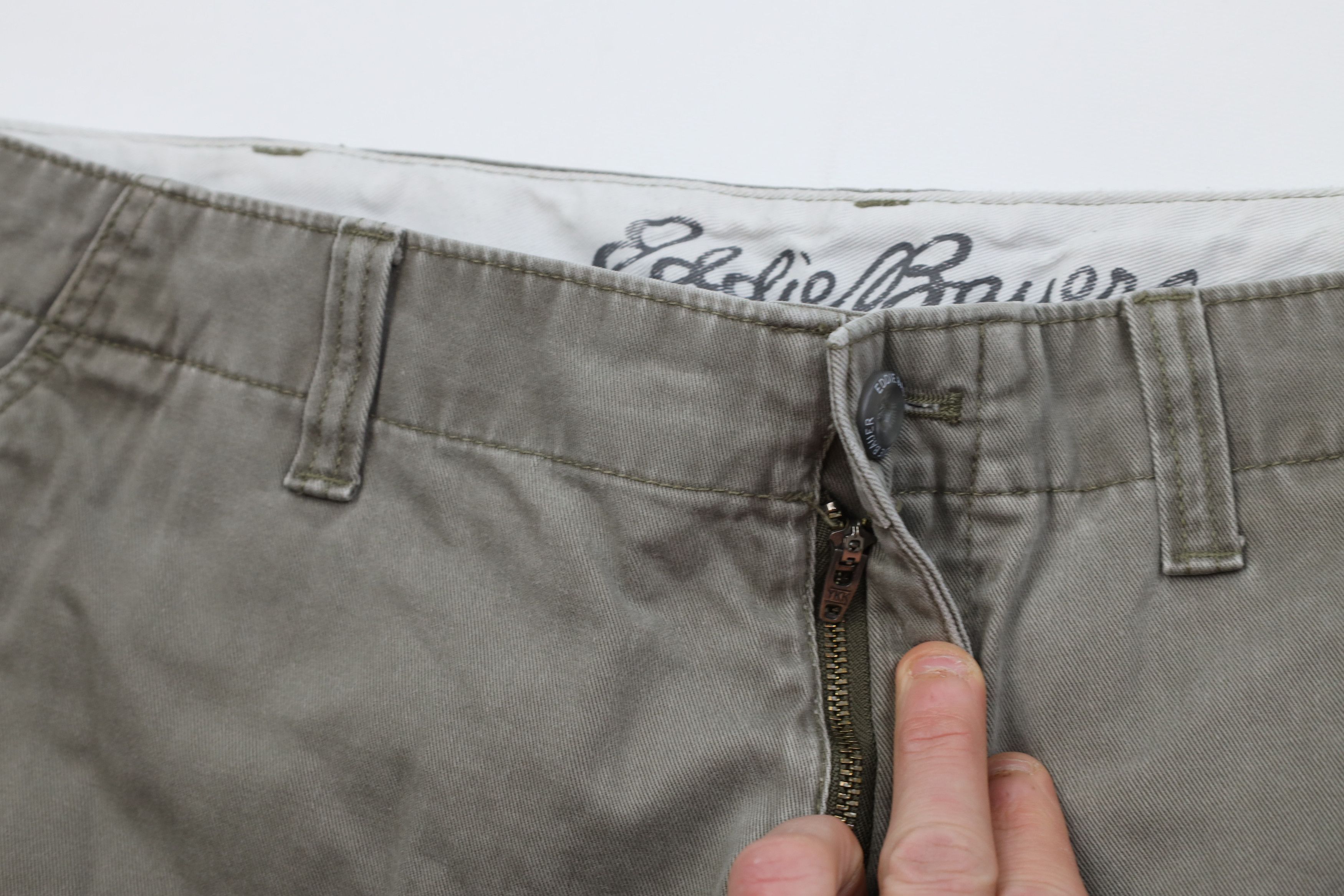 Eddie Bauer Vintage Eddie Bauer Heavyweight Cargo Shorts Green Cotton Size US 40 / EU 56 - 6 Thumbnail