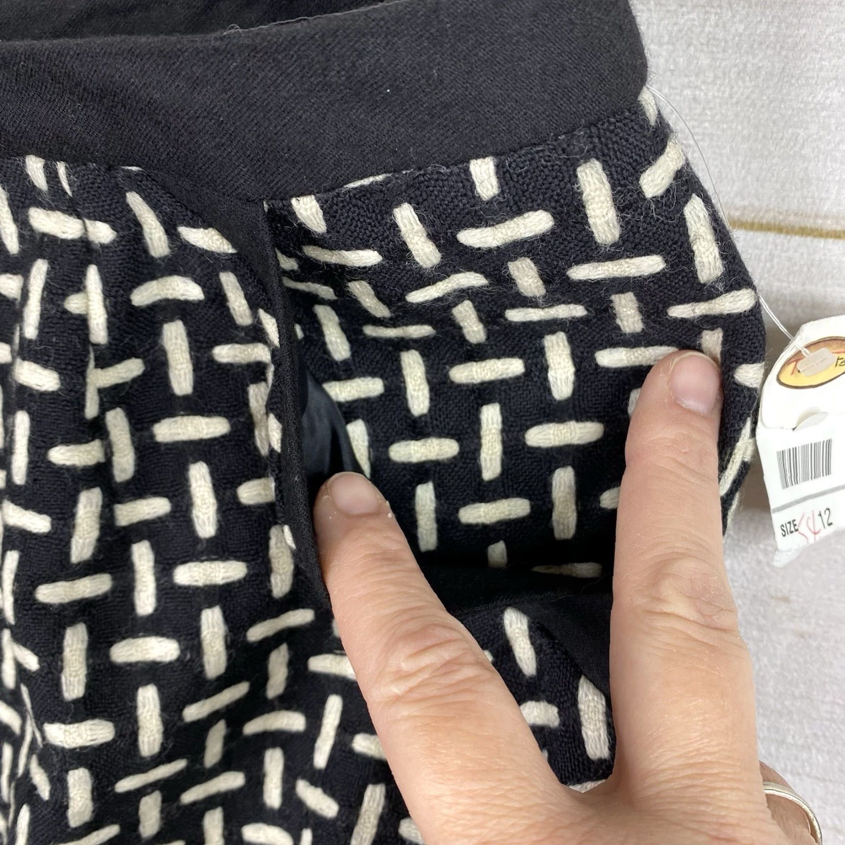 Talbots VINTAGE Talbots Skirt Womens 12 Black Tweed Wool Pockets Zip Slit 90s City Preppy Black 12 Womens Size 34" / US 12 / IT 48 - 2 Thumbnail