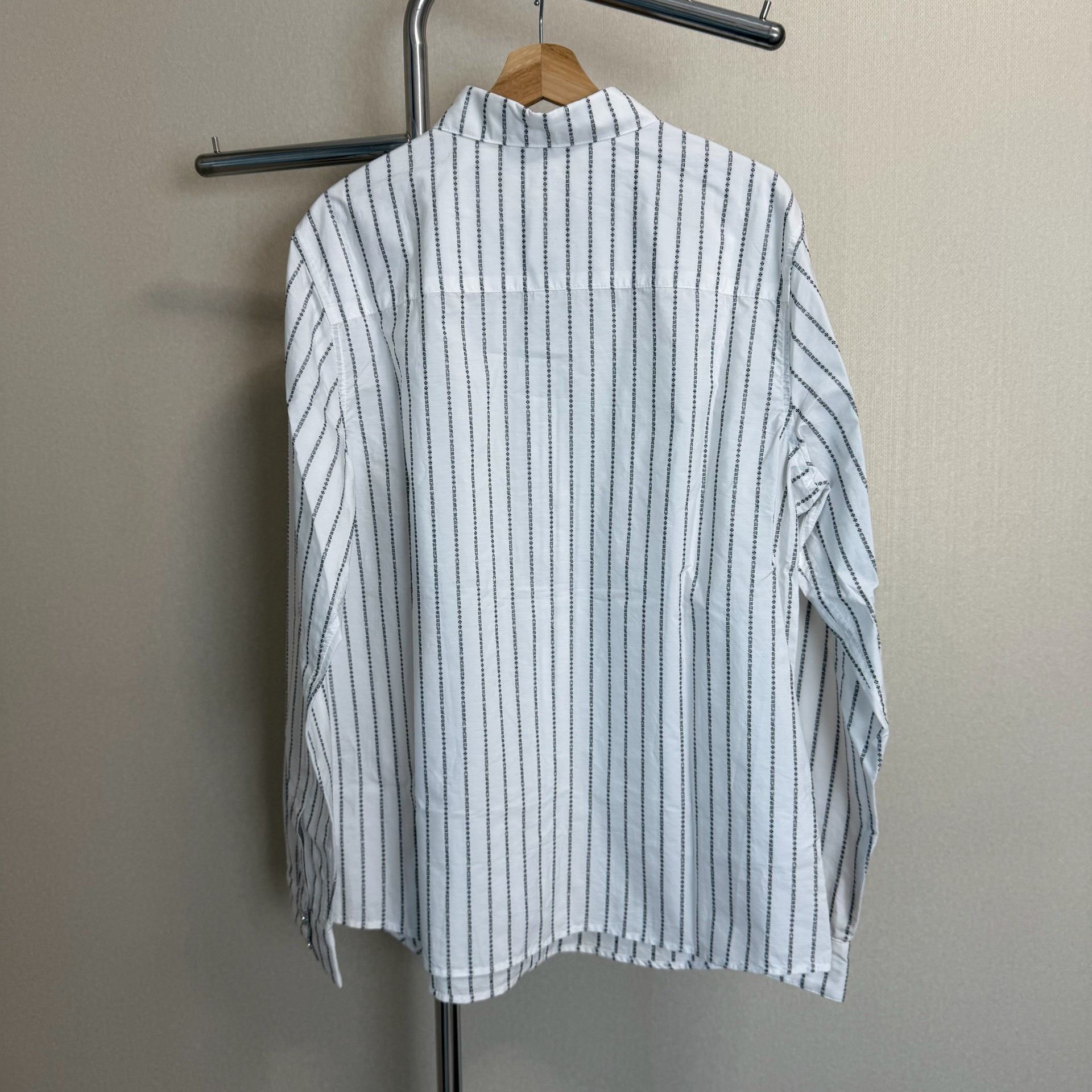 Chrome Hearts Chrome Hearts White Sanskrit Stripe Silver Button Shirt Size US XL / EU 56 / 4 - 2 Thumbnail