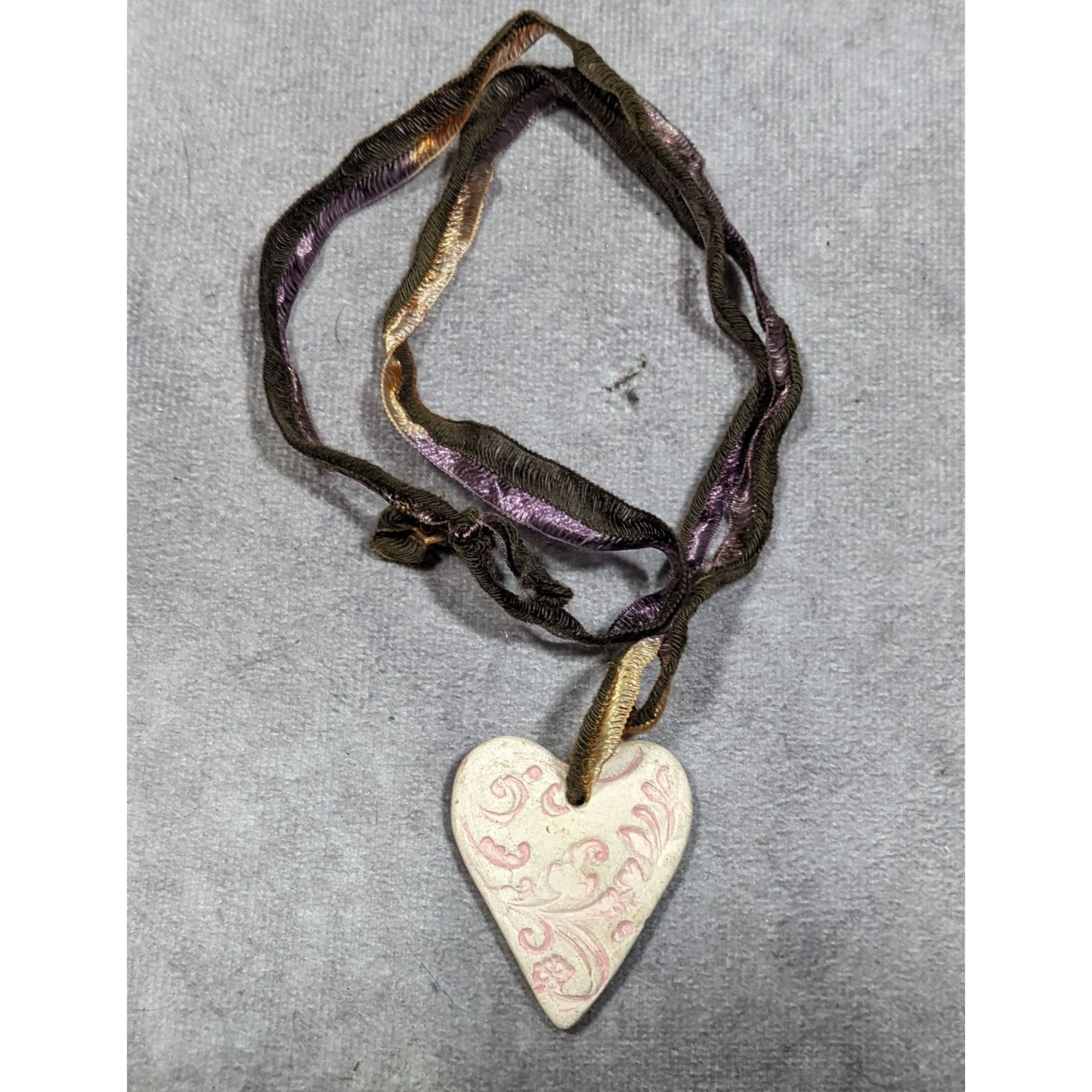 Other Handmade Coquette Victorian Themed Pink Heart Necklace Size ONE SIZE - 11 Thumbnail