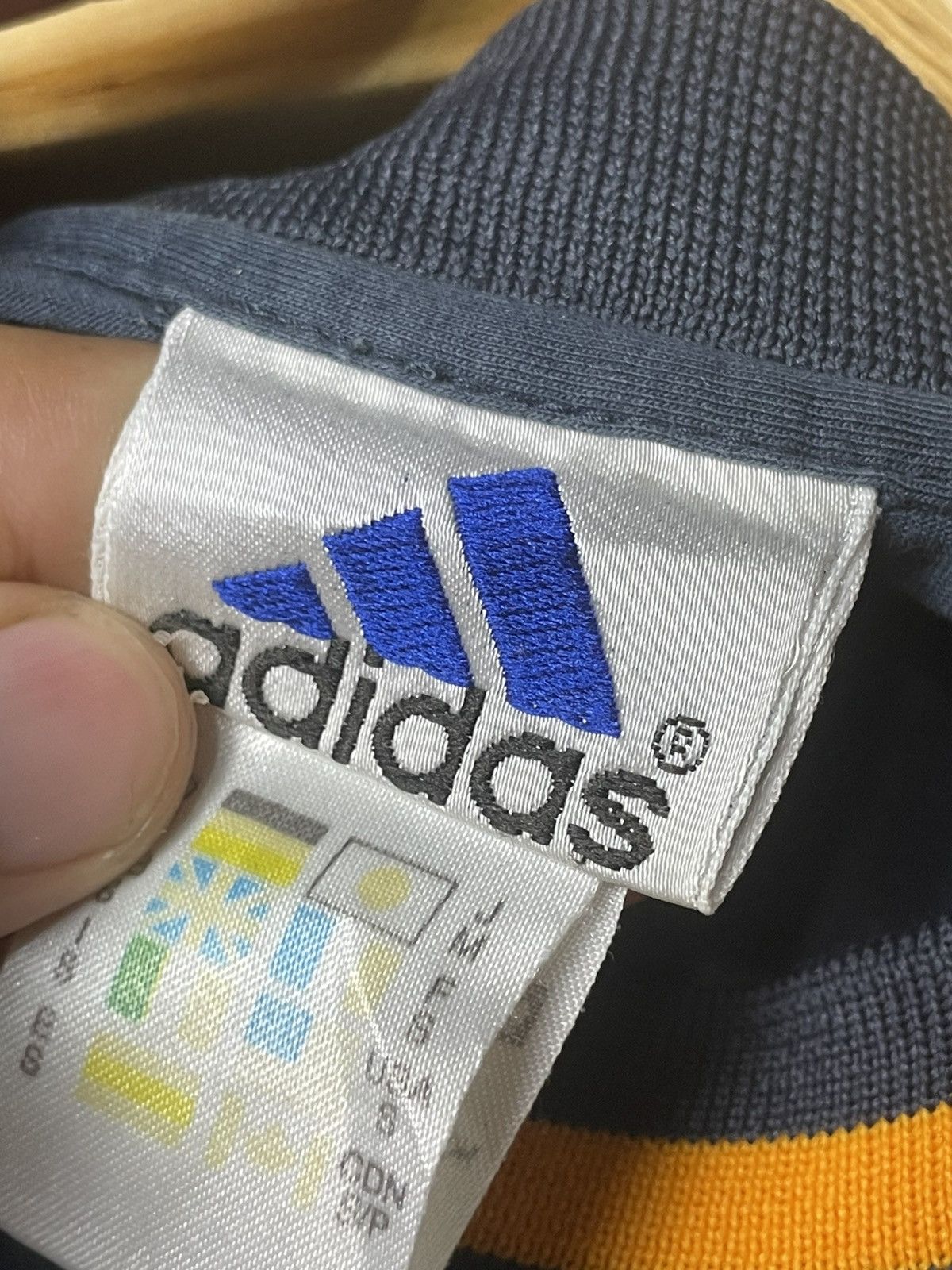 Adidas × Japanese Brand × Vintage Vintage ADIDAS Men’s Basketball Tshirt (115) Size US S / EU 44-46 / 1 - 5 Thumbnail