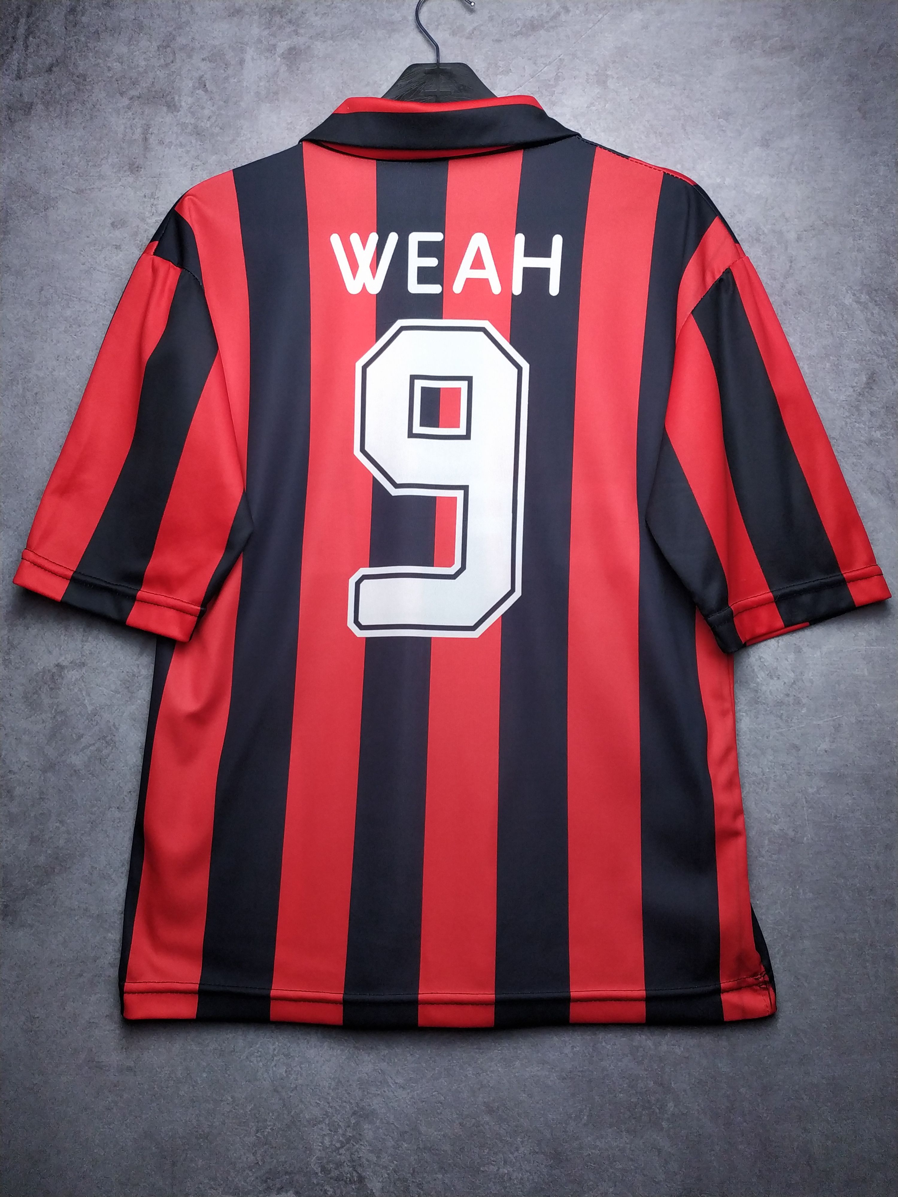 Vintage Weah AC Milan football soccer jersey Size US S / EU 44-46 / 1 - 1 Thumbnail