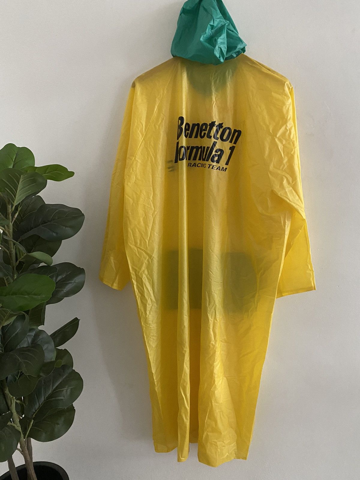 Benetton × Gear for Sports Benetton Formula 1 Racing Team Rain Jacket hoodie nice Size US L / EU 52-54 / 3 - 5 Thumbnail
