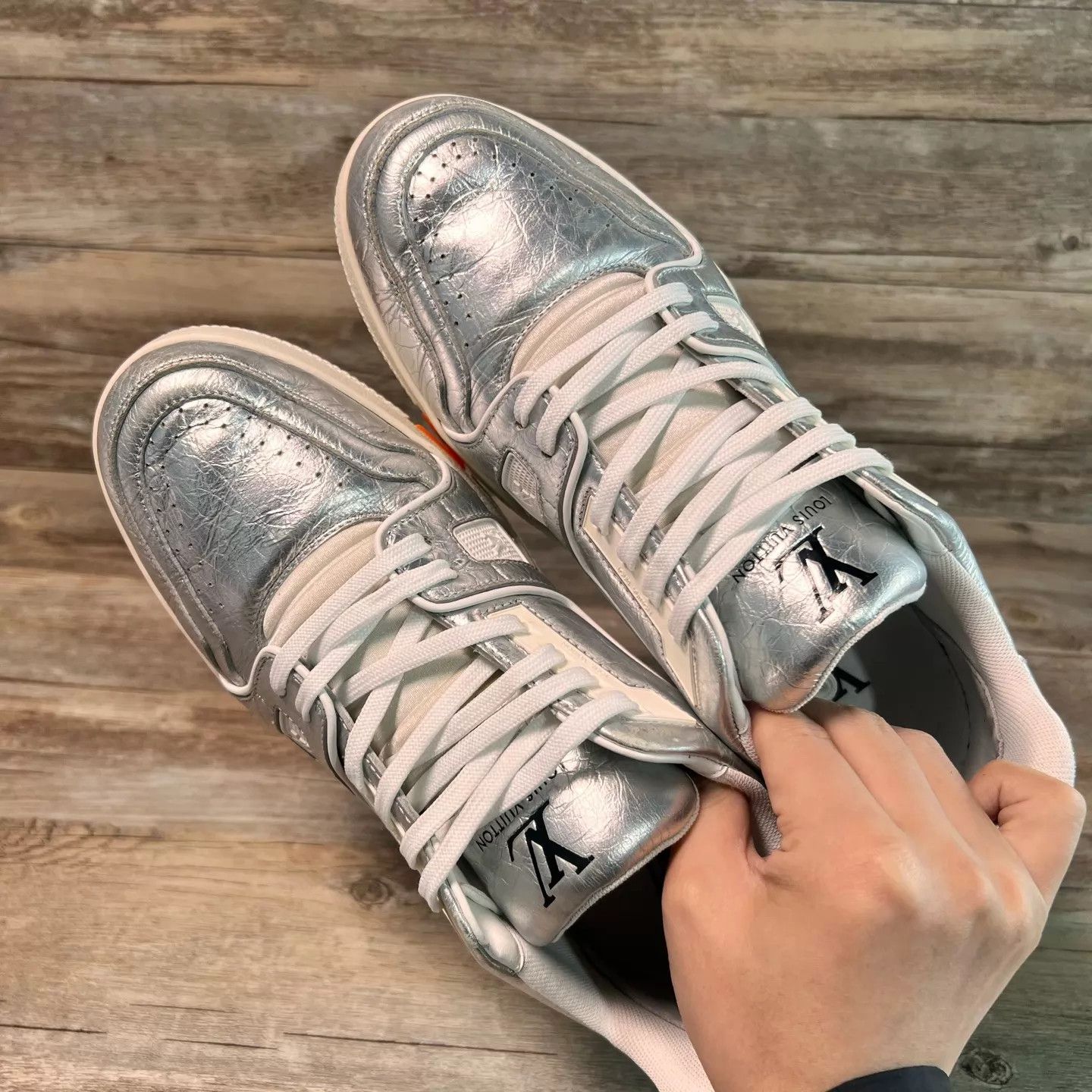 Louis Vuitton LV Trainer Liquid Silver/Orange TinFoil UK7(41) Worn Size US 8 / EU 41 - 5 Thumbnail