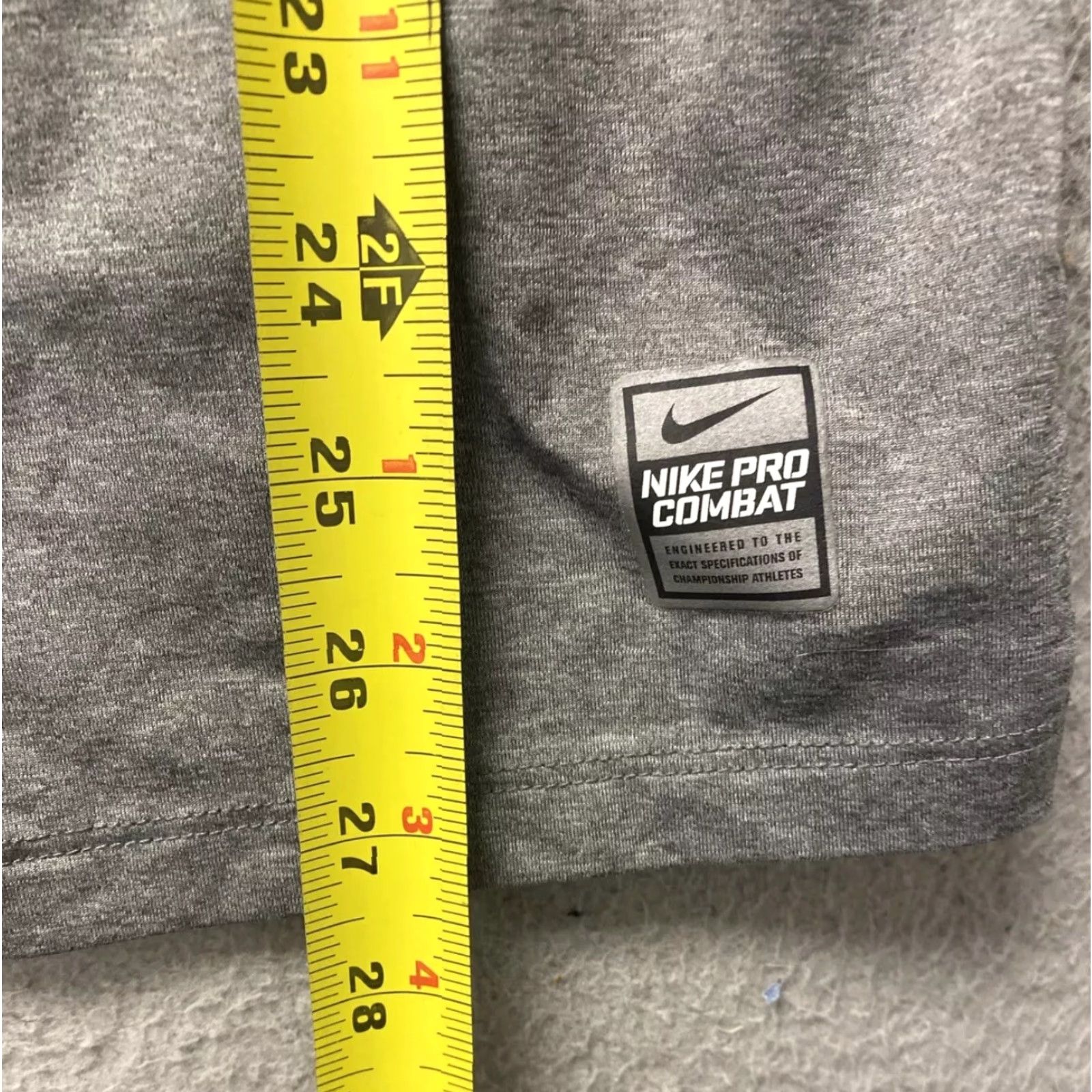 Nike Nike Pro Combat Dri-FIT Mens T-Shirt Size M Gray Black Fitted C5 / 82-89 Size US M / EU 48-50 / 2 - 6 Thumbnail
