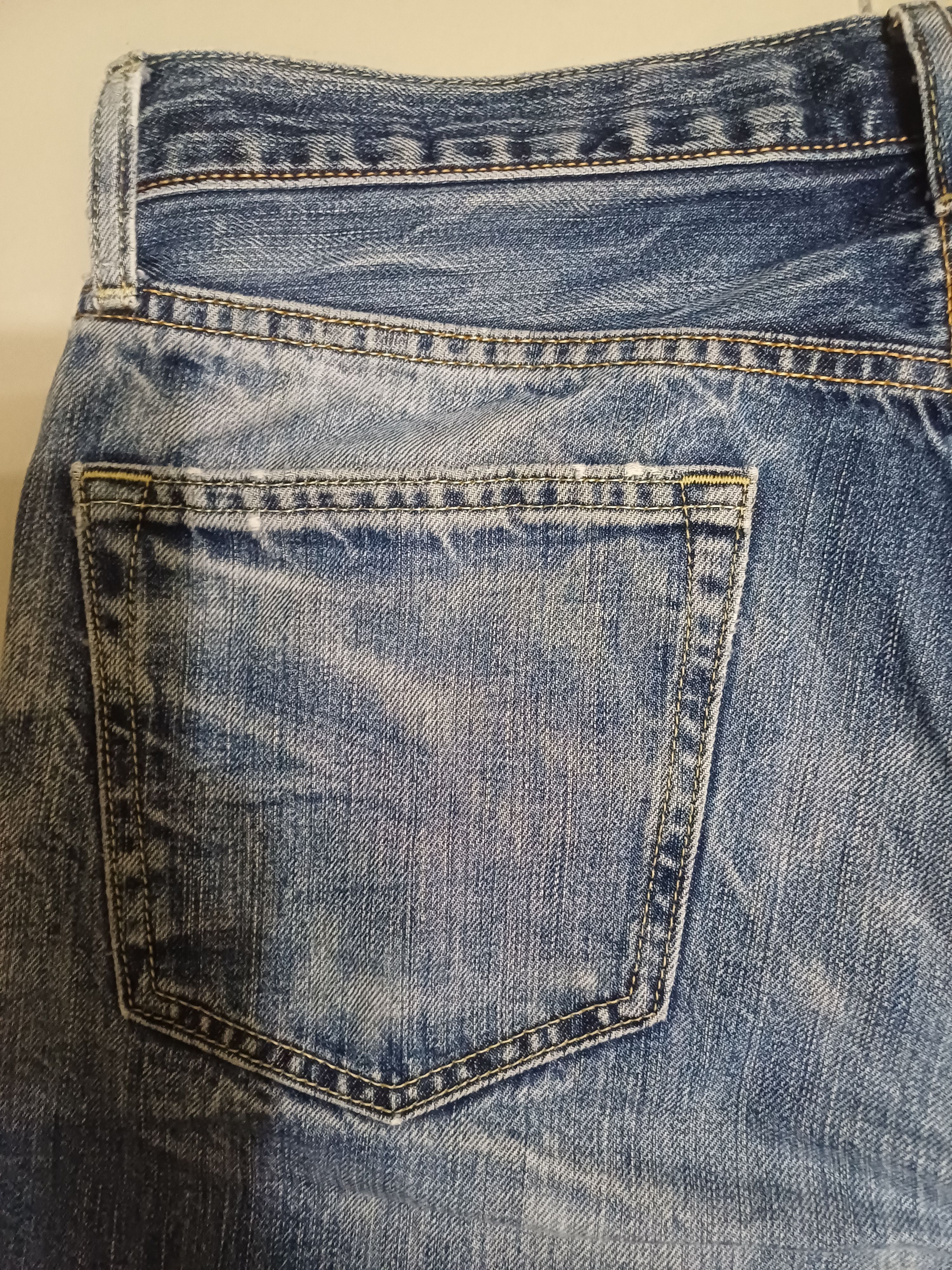 Japanese Brand × Uniqlo S002 Vintage Uniqlo Nice Faded Patina Distressed Jeans Size US 33 - 17 Thumbnail