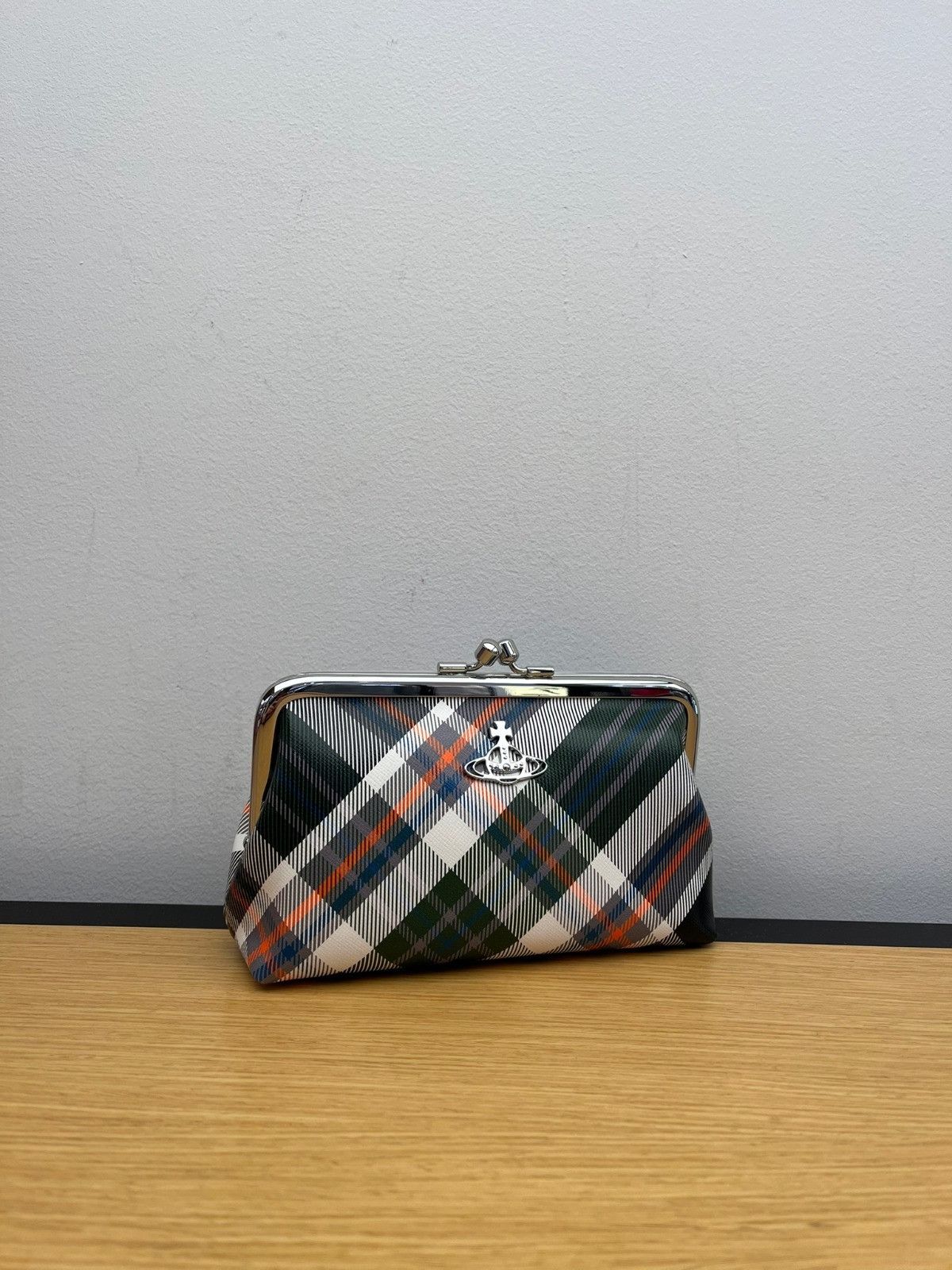 Vivienne Westwood o1f1d3z0625 Size: OS / Derby Tartan Pouch in Multicolor Size ONE SIZE - 1 Preview