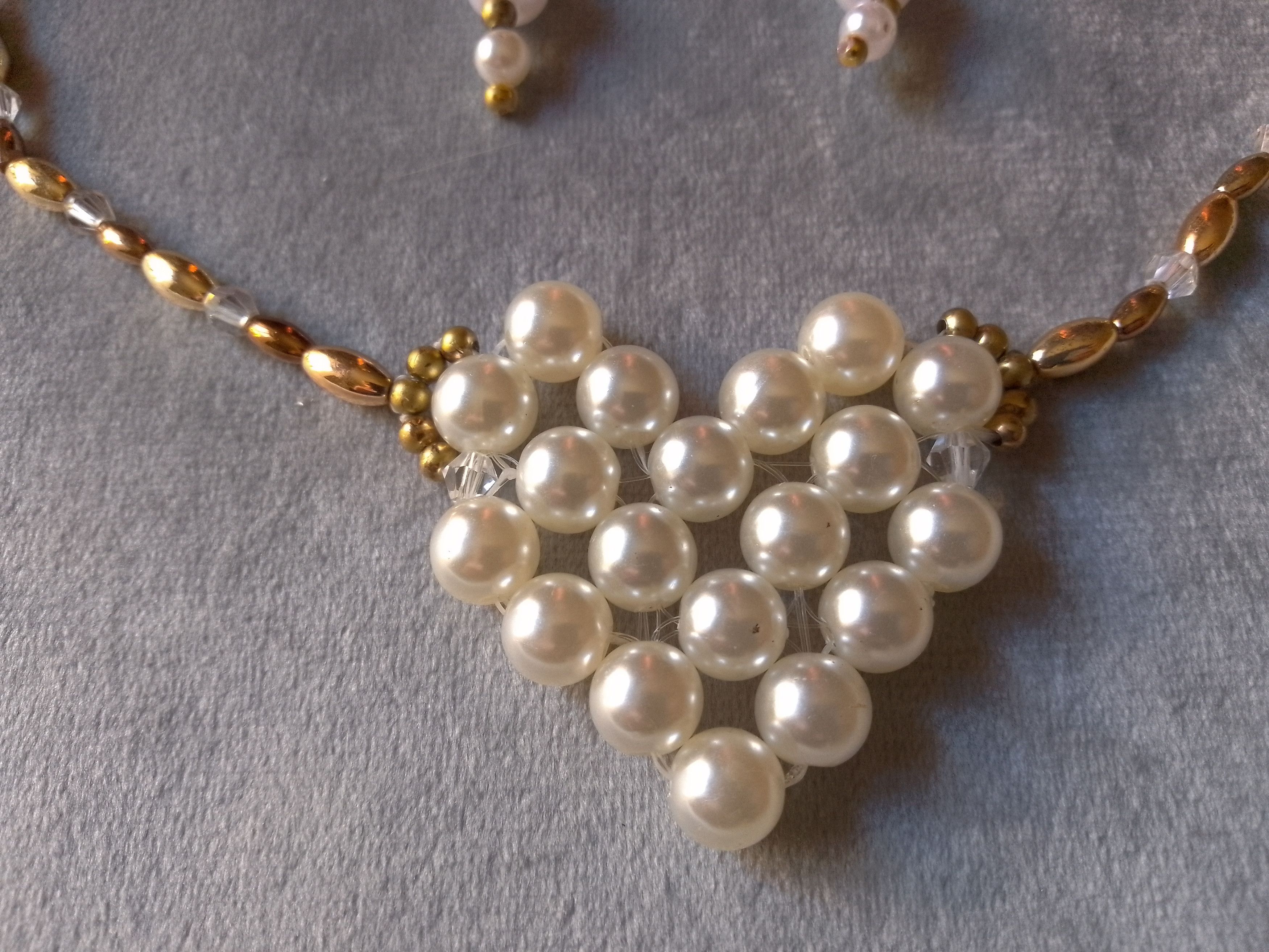 Handmade Necklace Pearls Heart Golden Pattern Crystals Earrings Size ONE SIZE - 3 Thumbnail