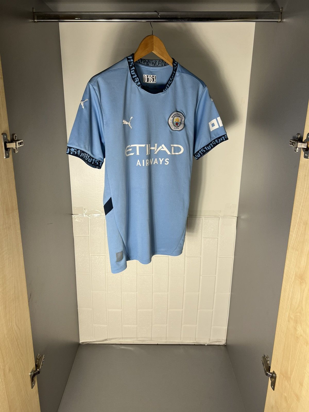 Puma VINTAGE PUMA FC MANCHESTER CITY ENGLAND SOCCER JERSEY RETRO Size US M / EU 48-50 / 2 - 13 Thumbnail