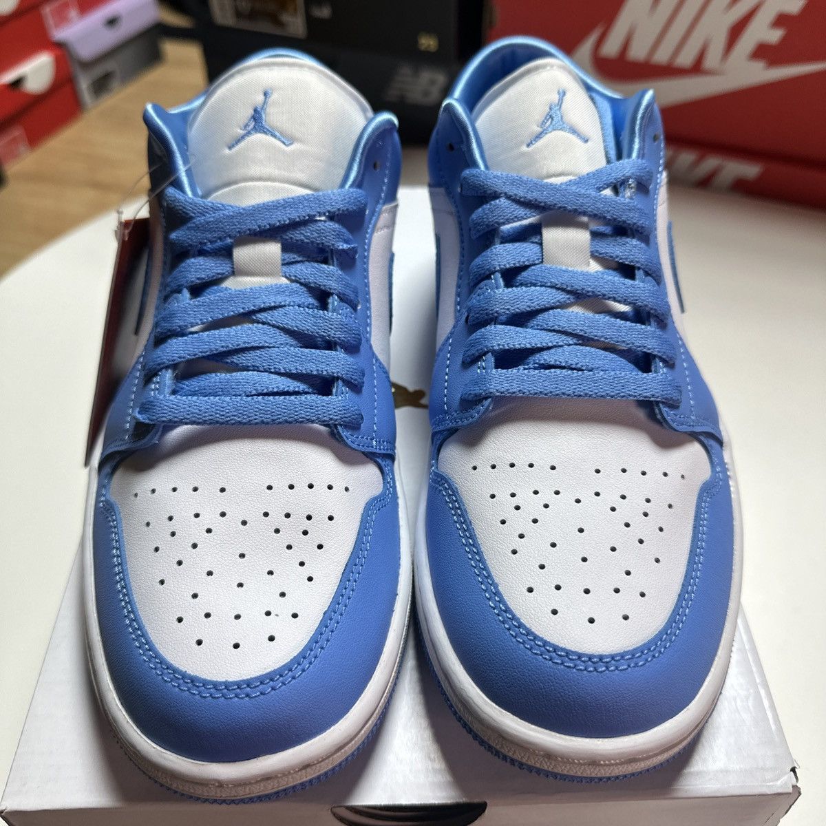 Jordan Brand × Nike *NEW* size 9 US Women JORDAN 1 UNC Low University Blue Size US 9 / IT 39 - 5 Thumbnail