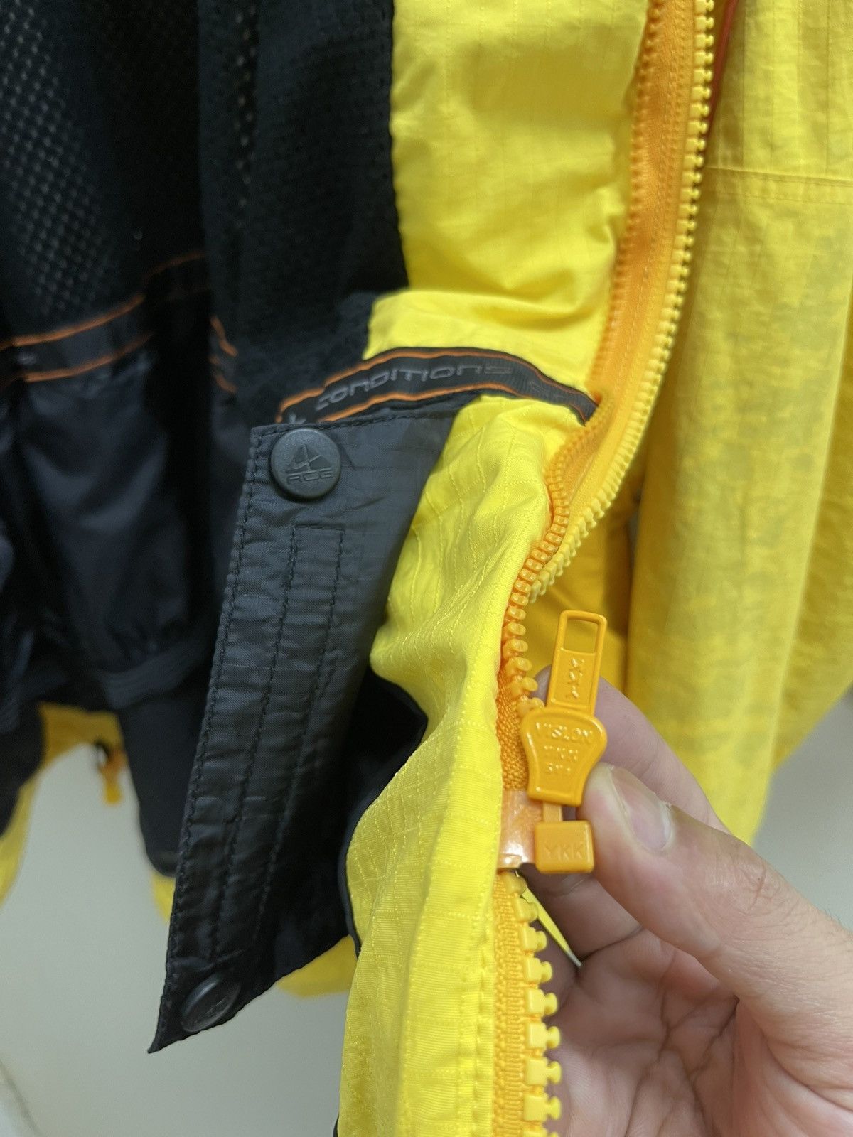 Nike ACG Vintage Nike Acg Gorpcore Jacket Size US L / EU 52-54 / 3 - 15 Thumbnail