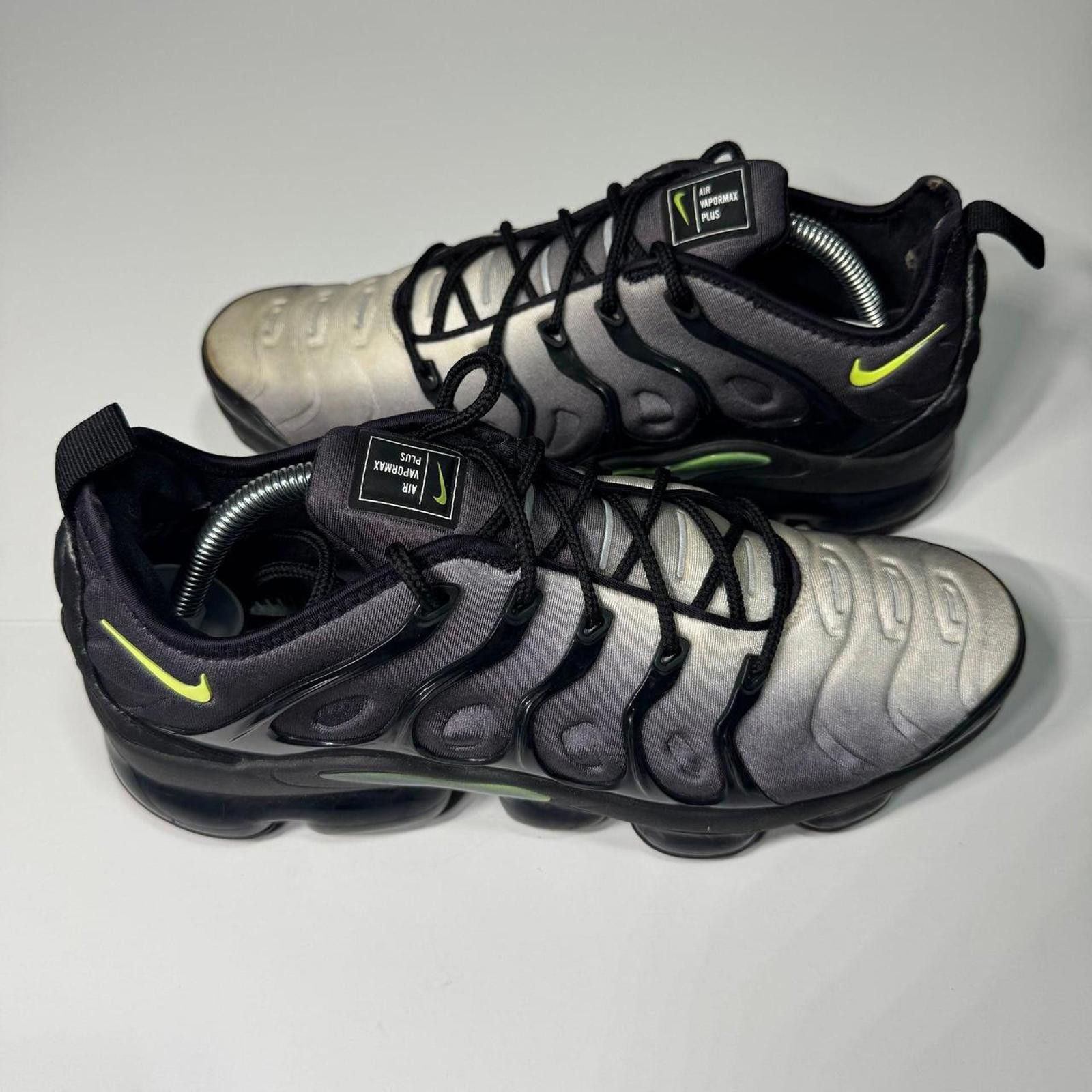 Nike Nike Sneaker Men's 10 Neon VaporMax Plus Black Volt Size US 10 / EU 43 - 5 Thumbnail