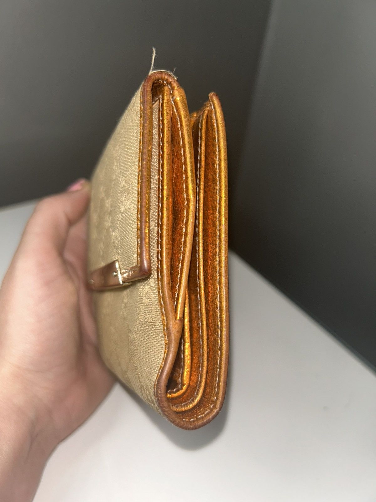 Gucci Gucci GG Compact Wallet w Bronze Interior (project piece) Size ONE SIZE - 12 Thumbnail