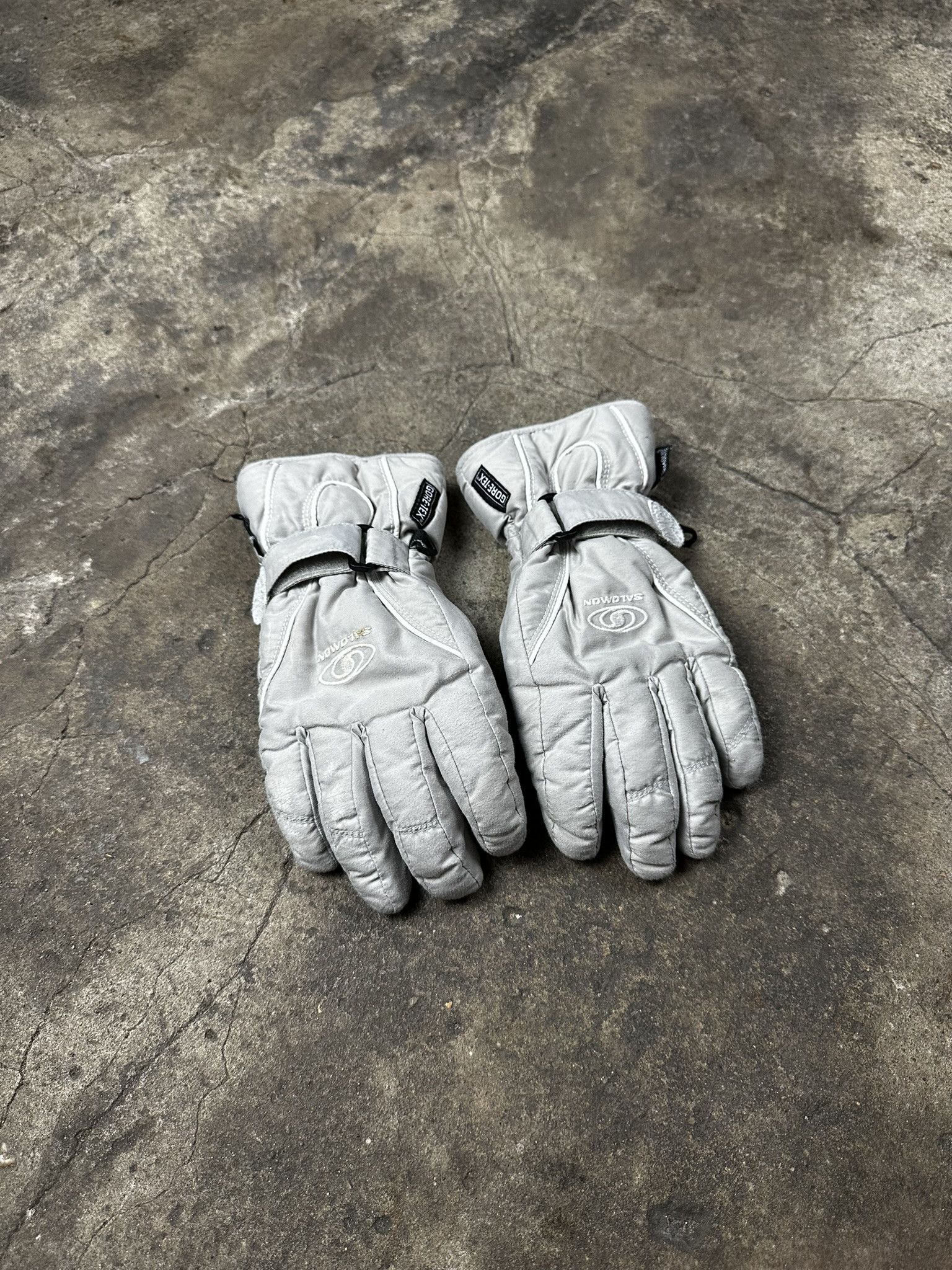 Salomon Vintage Salomon Gore-tex Ski Snowboard Gloves Size ONE SIZE - 1 Thumbnail