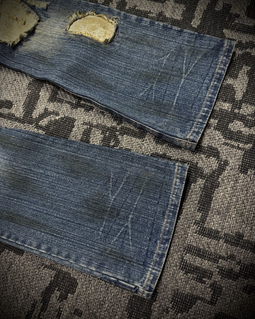In The Attic In The Attic Dirty Distressed Multi-Zip Bootcut Denim Size US 33 - 5 Thumbnail