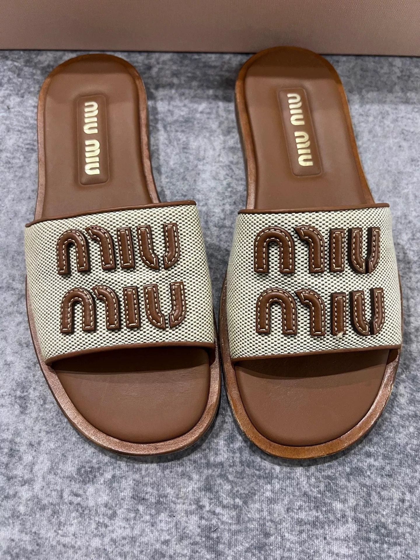 Miu Miu Miu Miu Woven Leather Logo Slippers Size US XS / EU 42 / 0 - 2 Thumbnail
