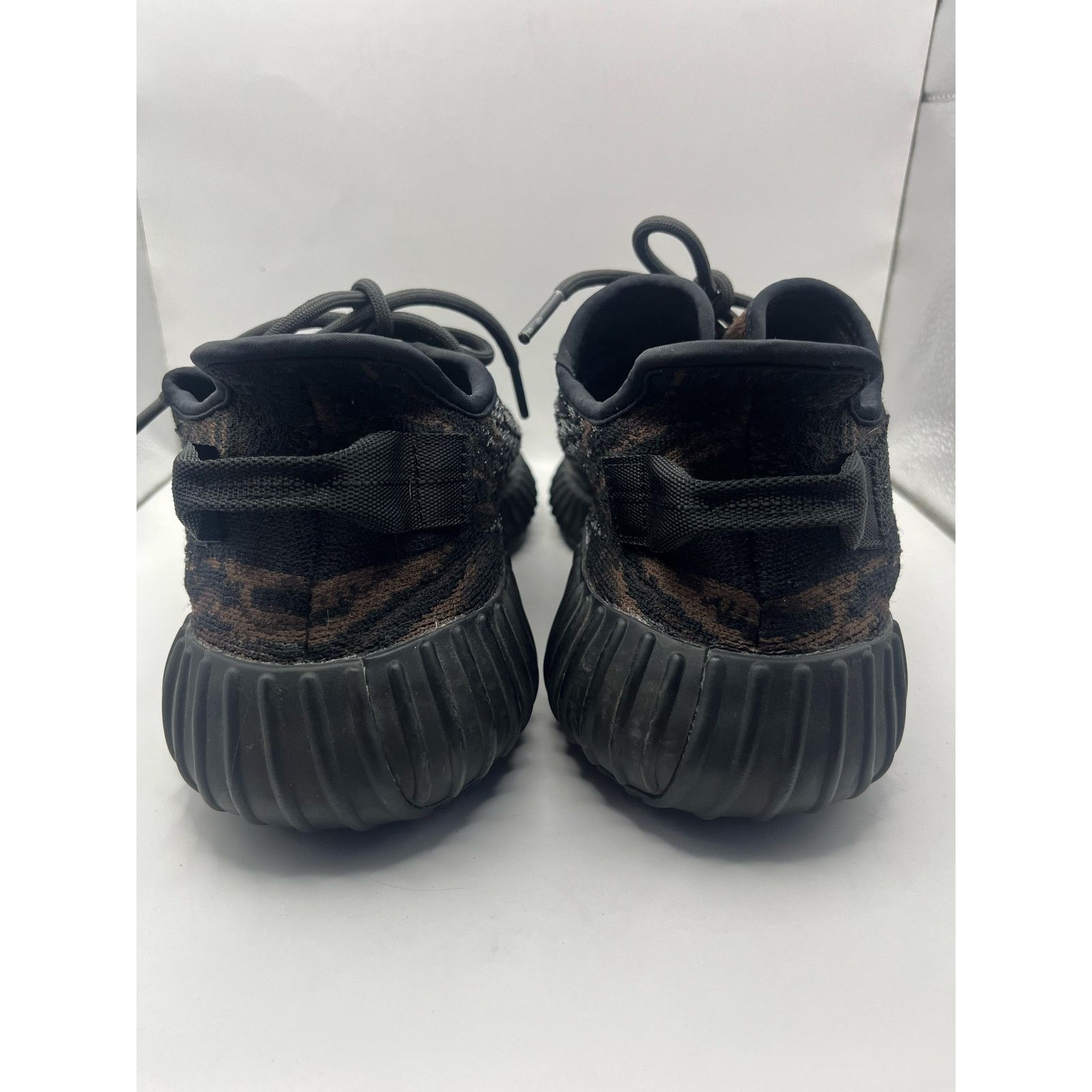 Adidas Adidas Yeezy Boost 350 V2 Black Sneaker MX Rock Mens USED Size US 11 / EU 44 - 6 Thumbnail