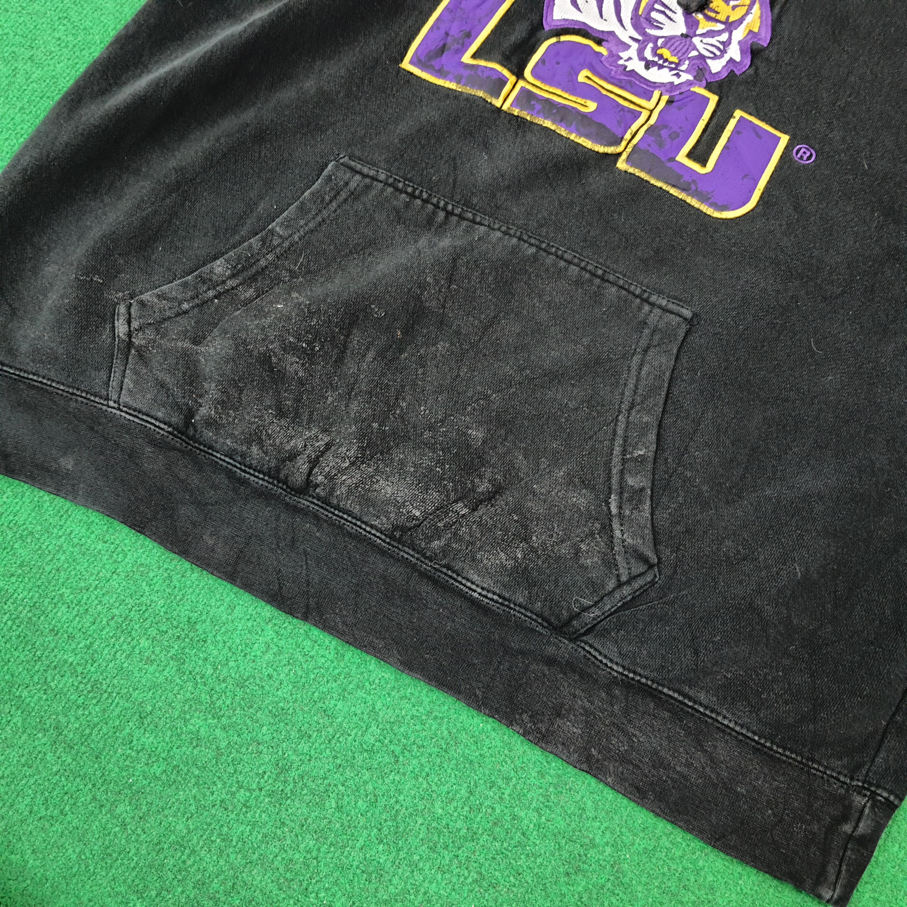 Vintage Vintage LSU Tigers Football Hoodie C270N9 Size US XL / EU 56 / 4 - 12 Thumbnail