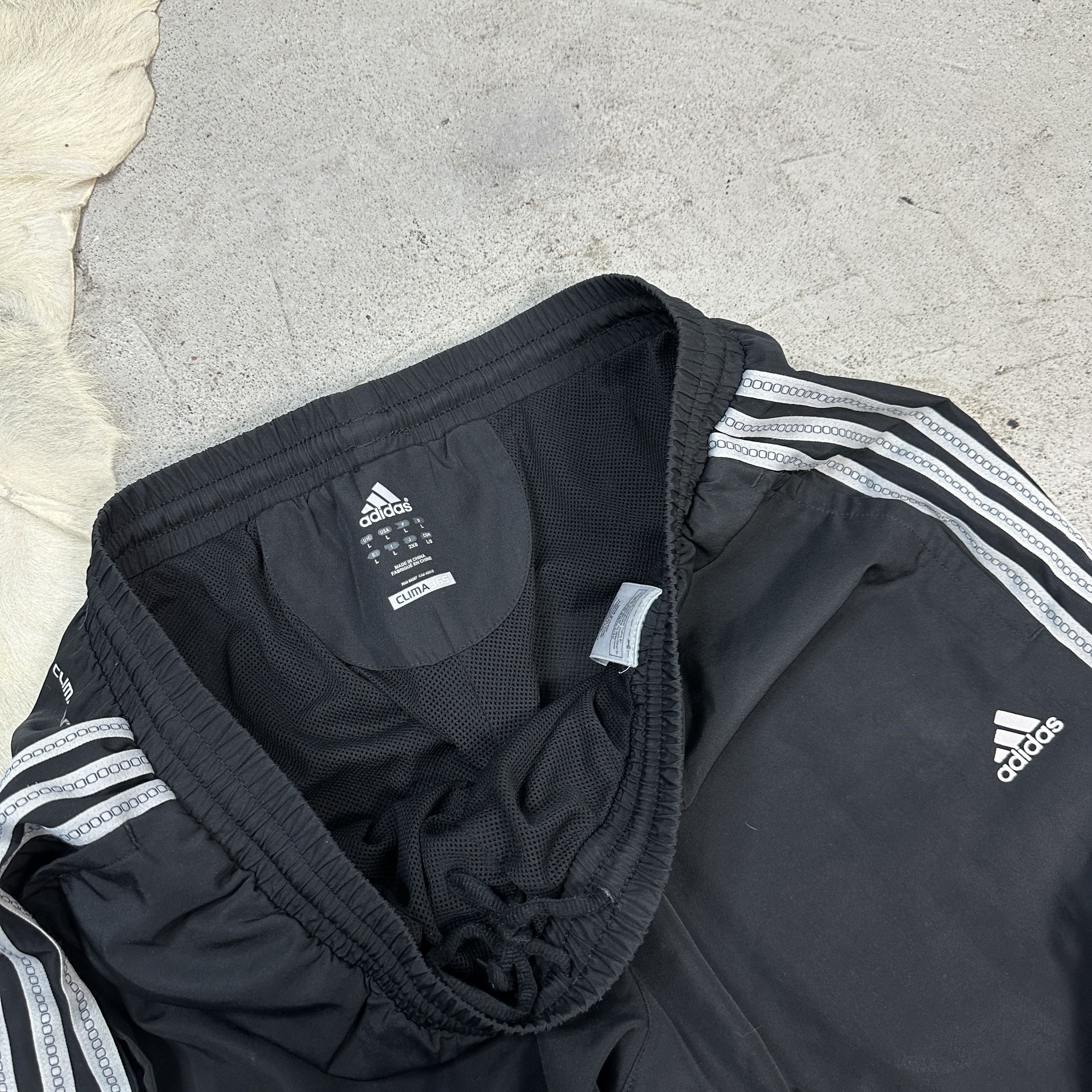 Adidas × Vintage Vintage Sportswear Y2K Archival Adidas Baggy Sweatpants Size US 34 / EU 50 - 4 Thumbnail