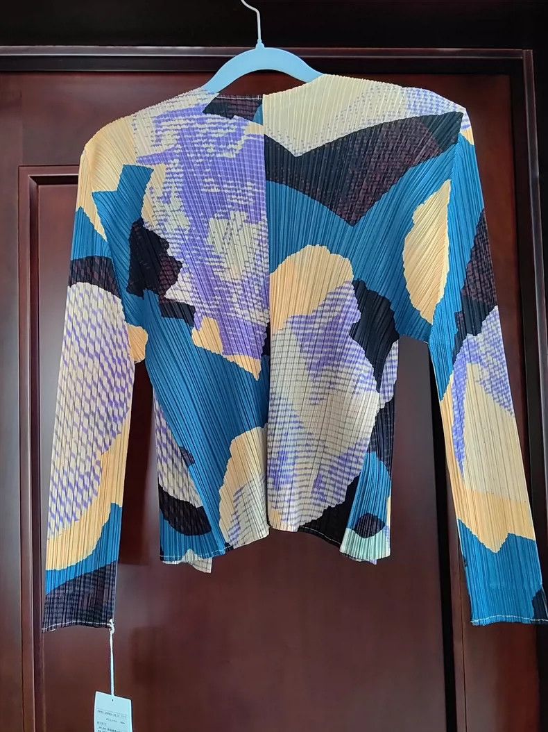 Issey Miyake Issey Miyake size:3 Yellow and blue pleated cardigan Size S / US 4 / IT 40 - 2 Thumbnail