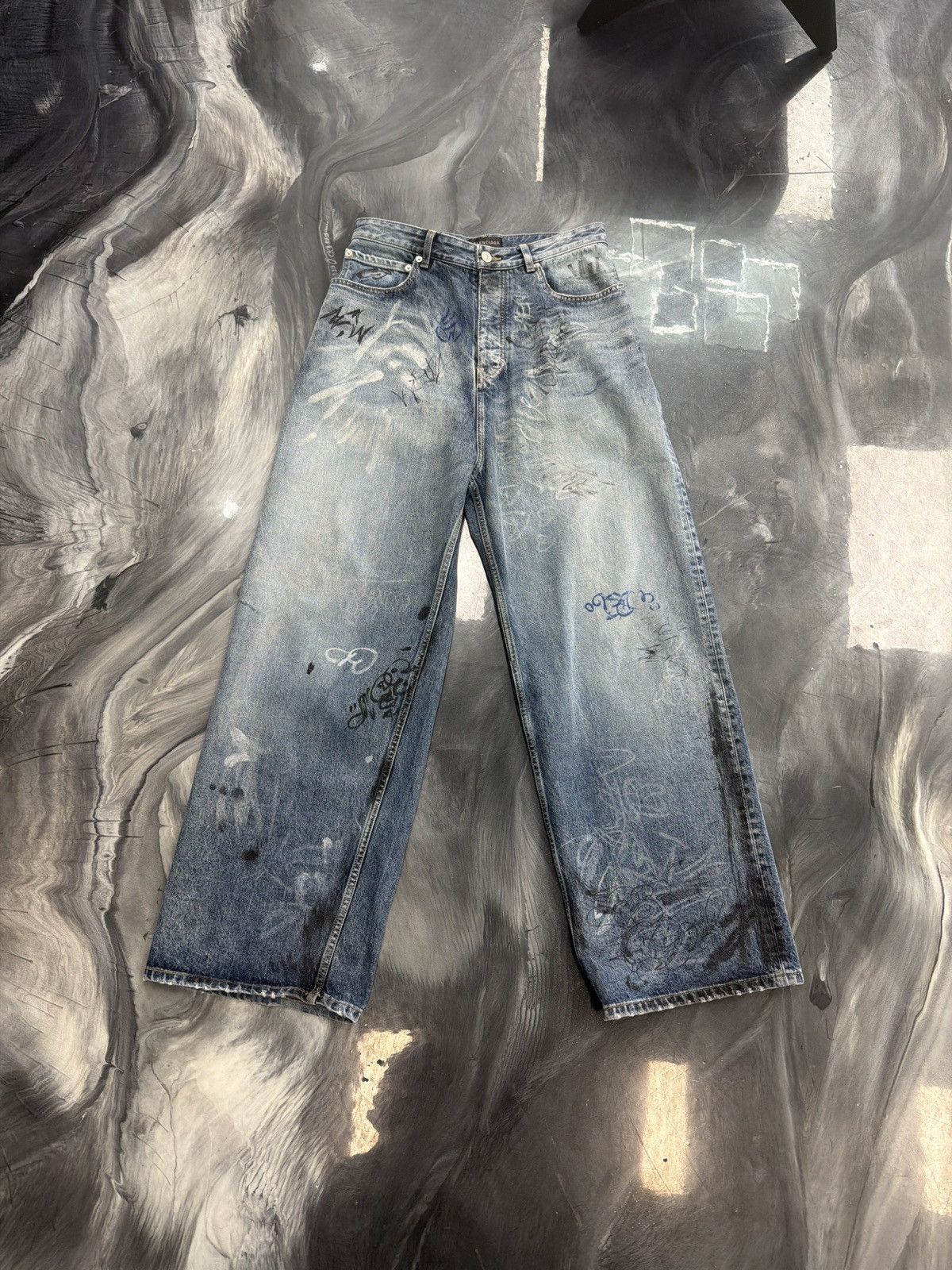 Balenciaga Balenciaga Graffiti Jeans Size US 32 / EU 48 - 1 Thumbnail