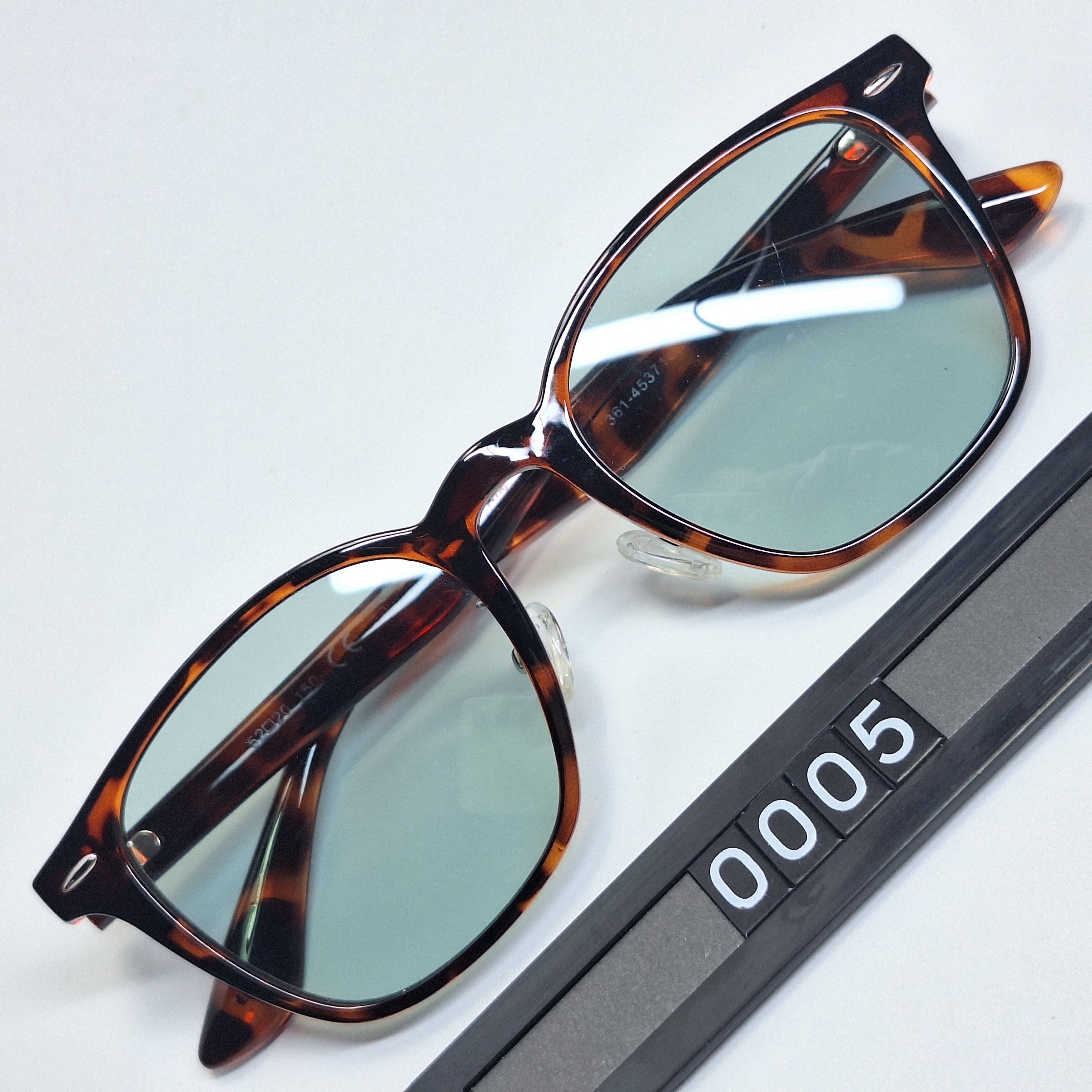 Uniqlo Uniqlo Sunglasses 361-453710 Leopard Y2K Eyewear Size ONE SIZE - 1 Thumbnail