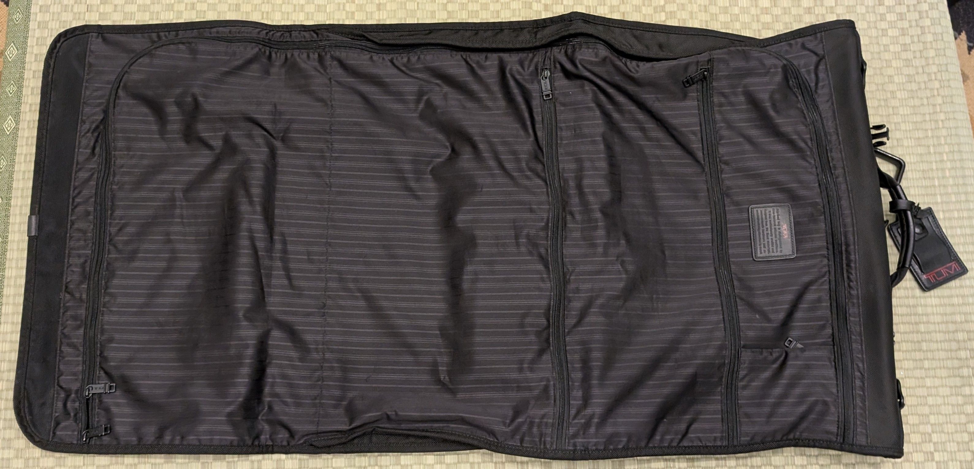 Tumi Tumi Alpha Tri-fold Garment Bag Ballistic *No Shoulder Strap Size ONE SIZE - 3 Thumbnail
