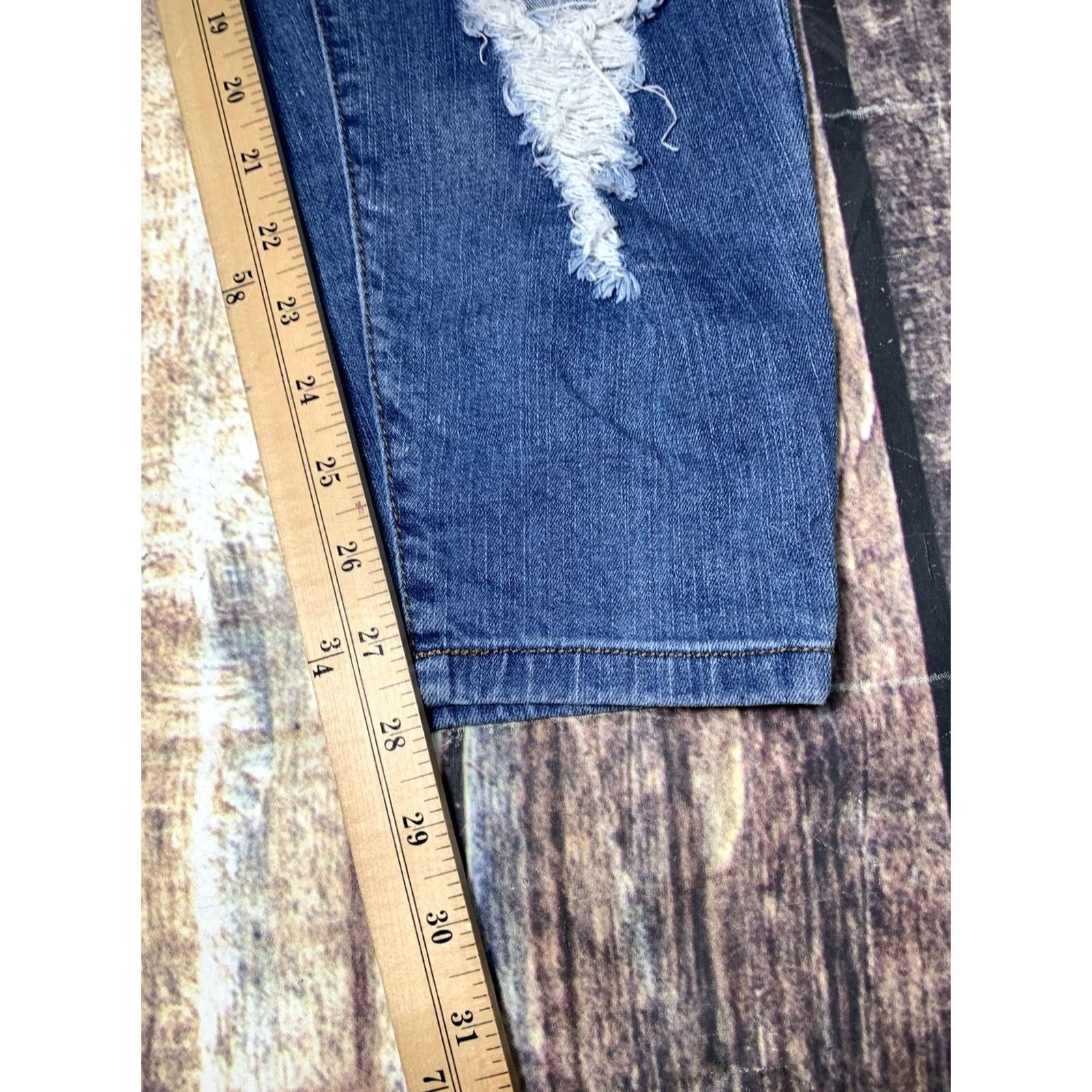 Forever 21 Forever 21 Plus Size Jeans Womens 20 Skinny Ankle Distressed High Waist Stretch Jeans Women Size 20 Blue Denim Slim Fit Regular Rise Size 42" / US 20 - 3 Thumbnail