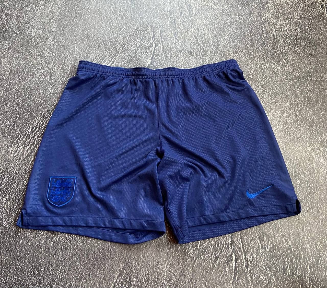 Nike Nike England fotball training shirts Size US 36 / EU 52 - 1 Thumbnail