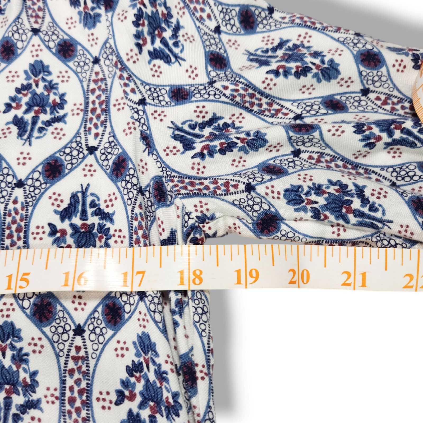 Boden EUC Boden Floral Medallion Henley Top Sz. 6 Blue White Size M / US 6-8 / IT 42-44 - 9 Thumbnail