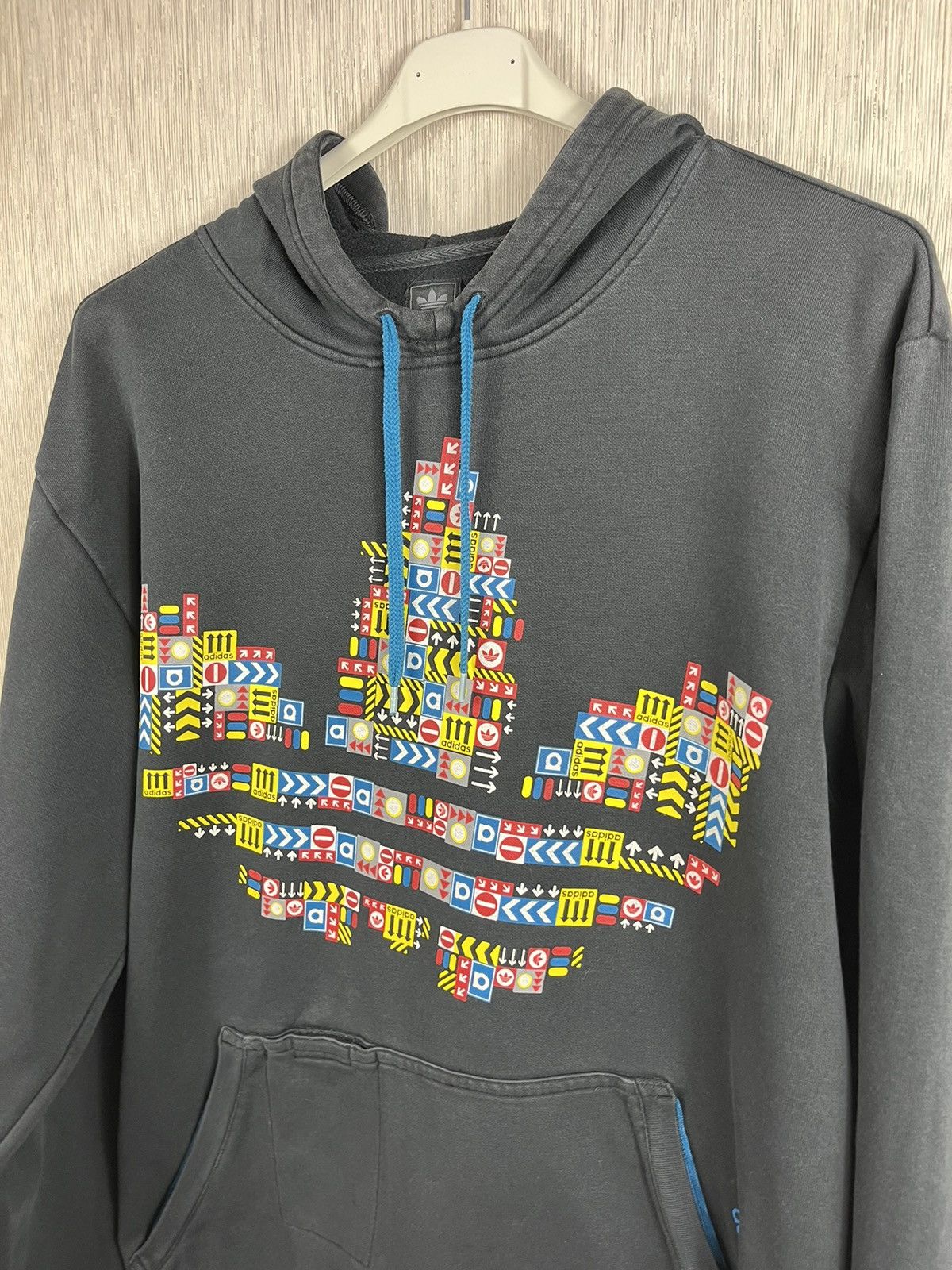 Adidas × Vintage Vintage Adidas y2k hoodie sweatshirt big logo road signs Size US L / EU 52-54 / 3 - 20 Thumbnail