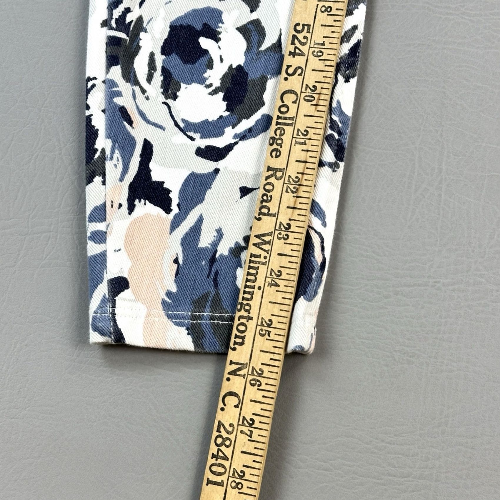 Spanx Spanx Jeani-ish Leggings Womens Large Blue Floral High Rise Shaping Stretch Jeans Style Jegging Fall Spring Summer Winter Women Size 36" / US 14 / IT 50 - 3 Thumbnail
