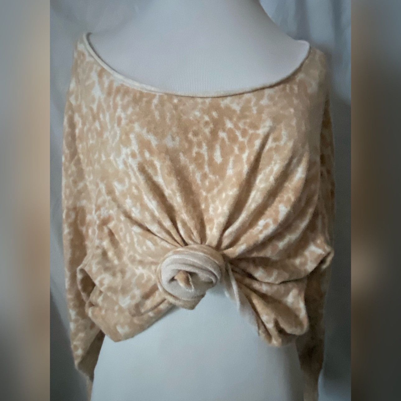 Vintage Vintage, Tan, Leopard Print, Raw Hem Oversized, Knit Sweater Size ONE SIZE - 13 Thumbnail