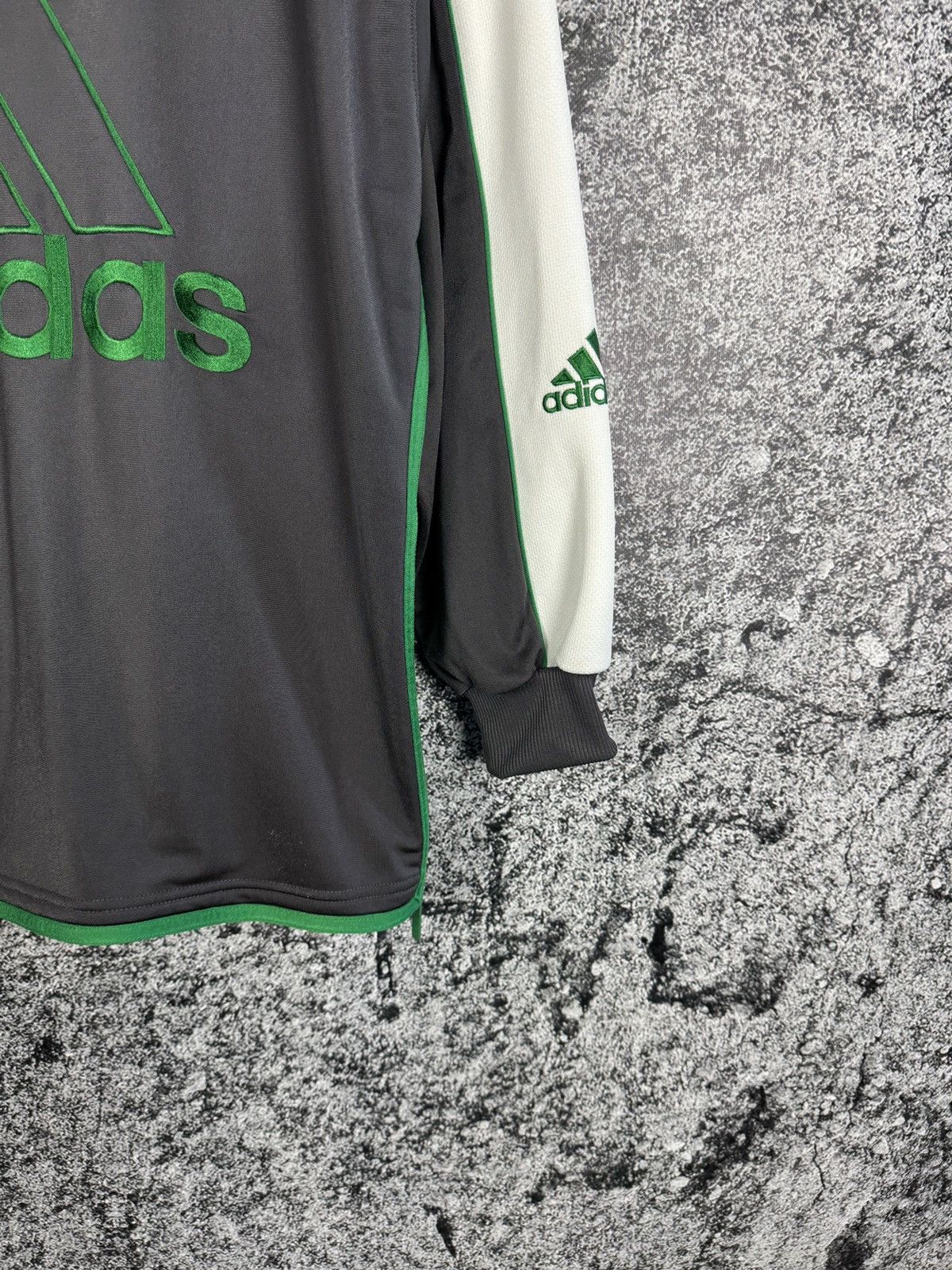 Adidas Adidas Vintage Hoodie Full Zip Jacket Big Logo Retro Size M Size US M / EU 48-50 / 2 - 19 Thumbnail
